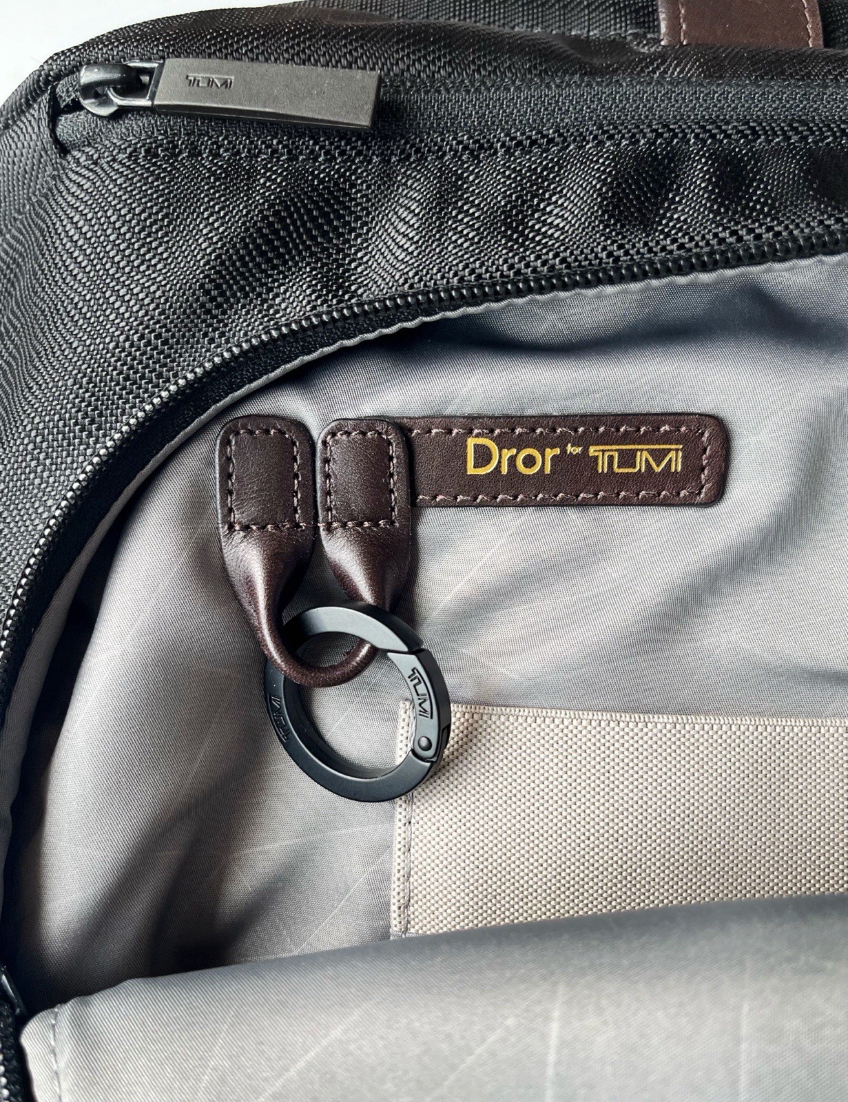 【RARE!】TUMI ❖ Dror Briefcase Black Nylon Brown Leather Reversible Crossbody Bag