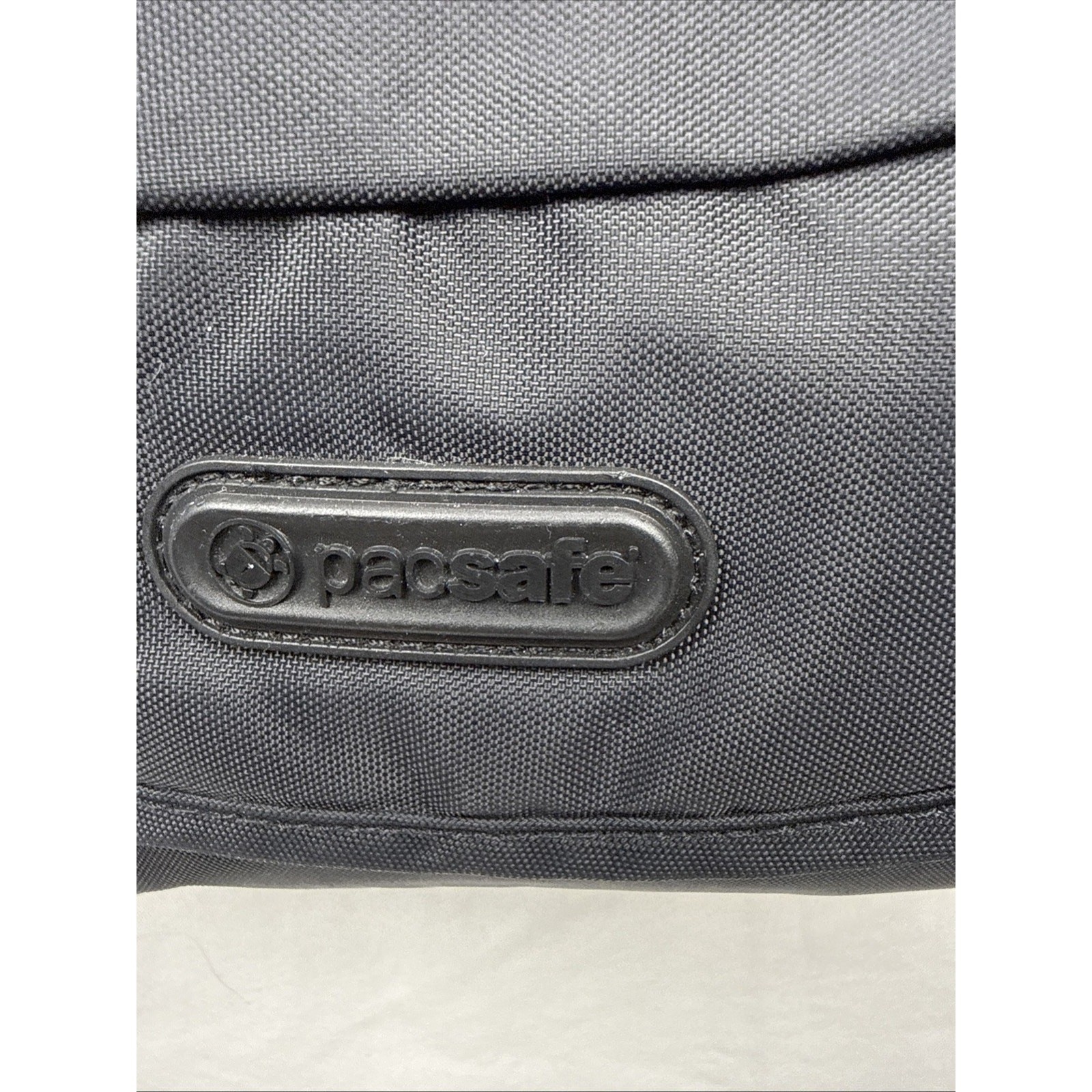 Pacsafe Metrosafe 200 Gii Unisex Messenger Bag Crossbody RFID Black Nylon Travel