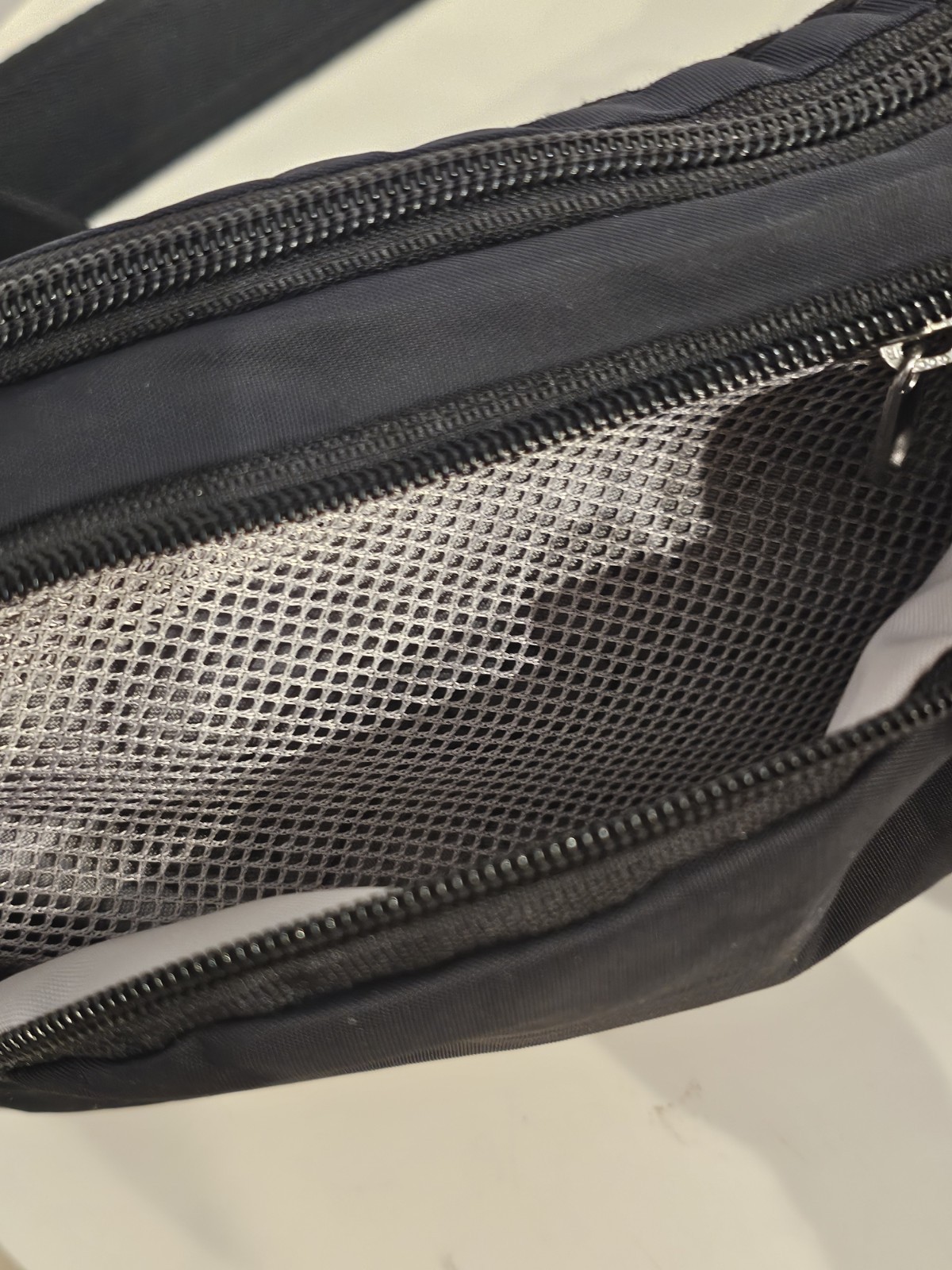 Pacsafe Vibe 150 2.5 Liter Anti Theft Sling Pack, Black