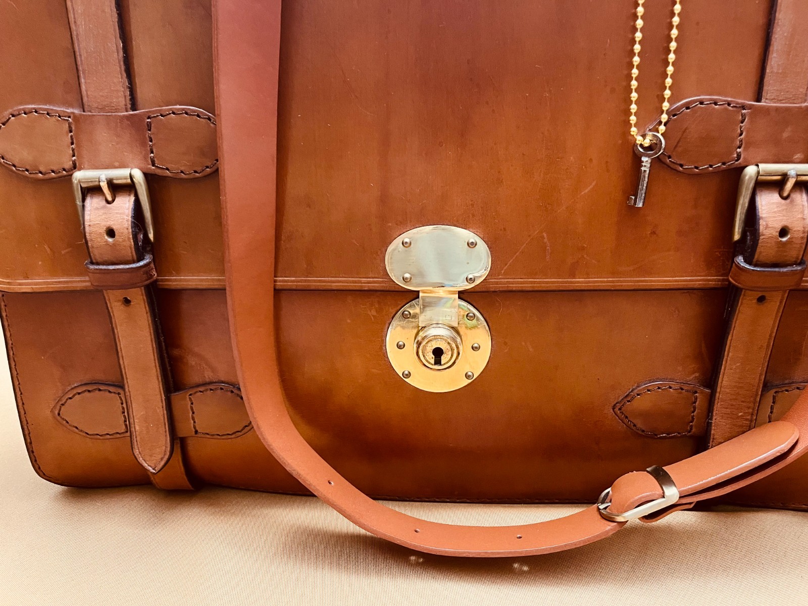 MACKENZIE “OFFICERS” Tan Bridle Leather Briefcase / Messenger Bag – SCOTLAND