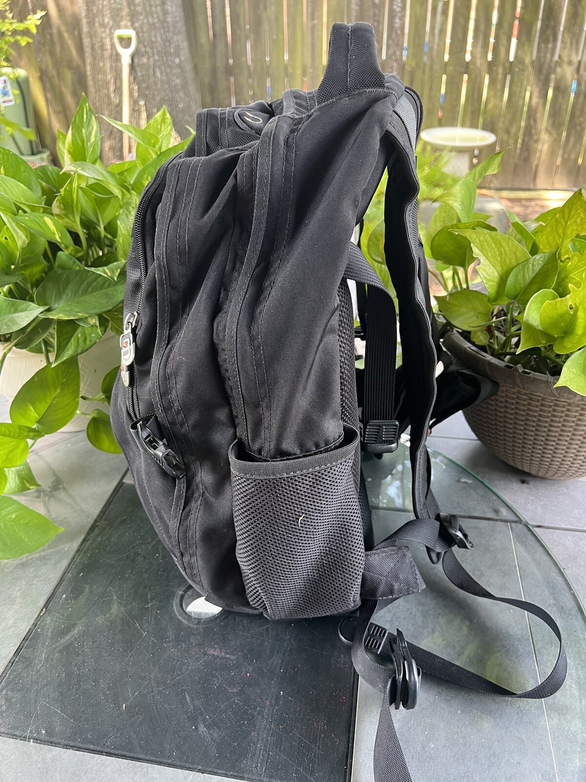 Swiss Gear Laptop Backpack With Audio Pocket Zip Padded Shoulder Strap Black