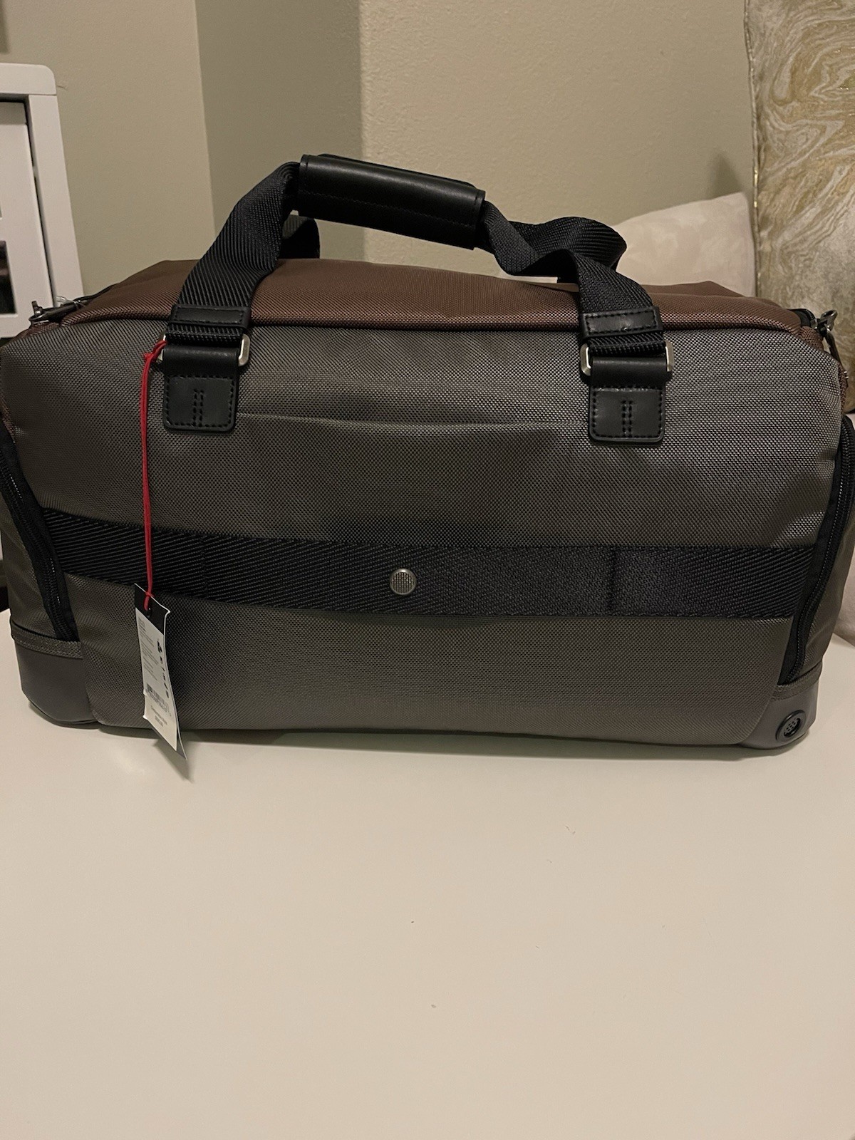 Tumi Charge Duffel Bag – GREY And Red ￼