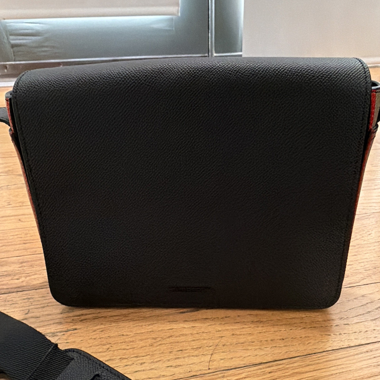 Burberry Carter Messenger Bag Black 8036544 BRAND NEW WITH TAGS $1,290MSRP