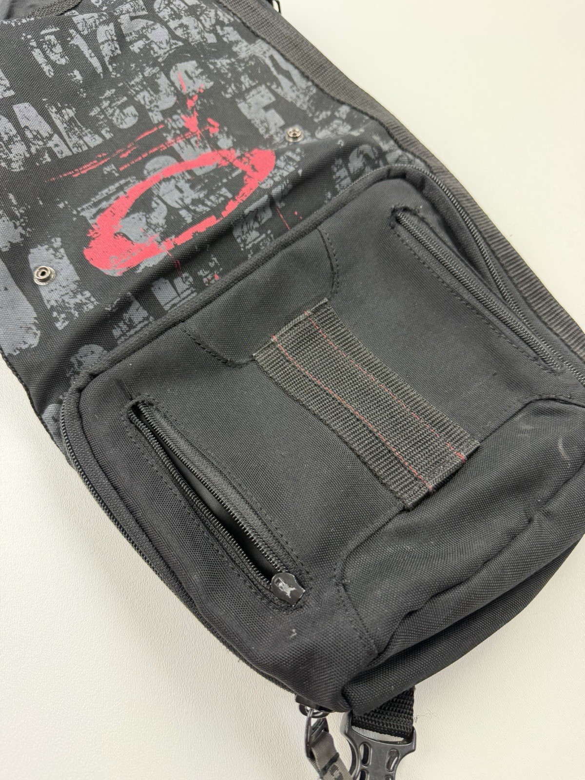 Vintage Rare Archive Oakley Sling Crossbody Bag Y2K Gorpcore Vintage Style Black
