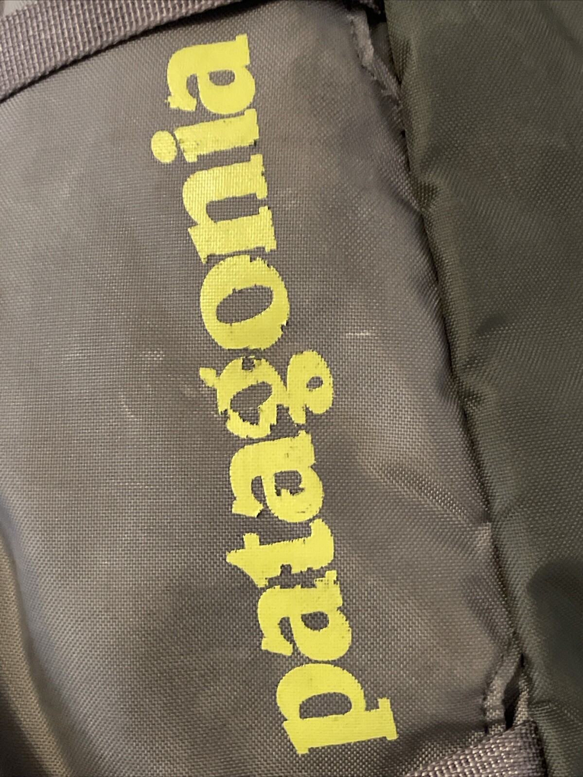 Patagonia 48262 8L Atom Sling Daypack Gray Crossbody