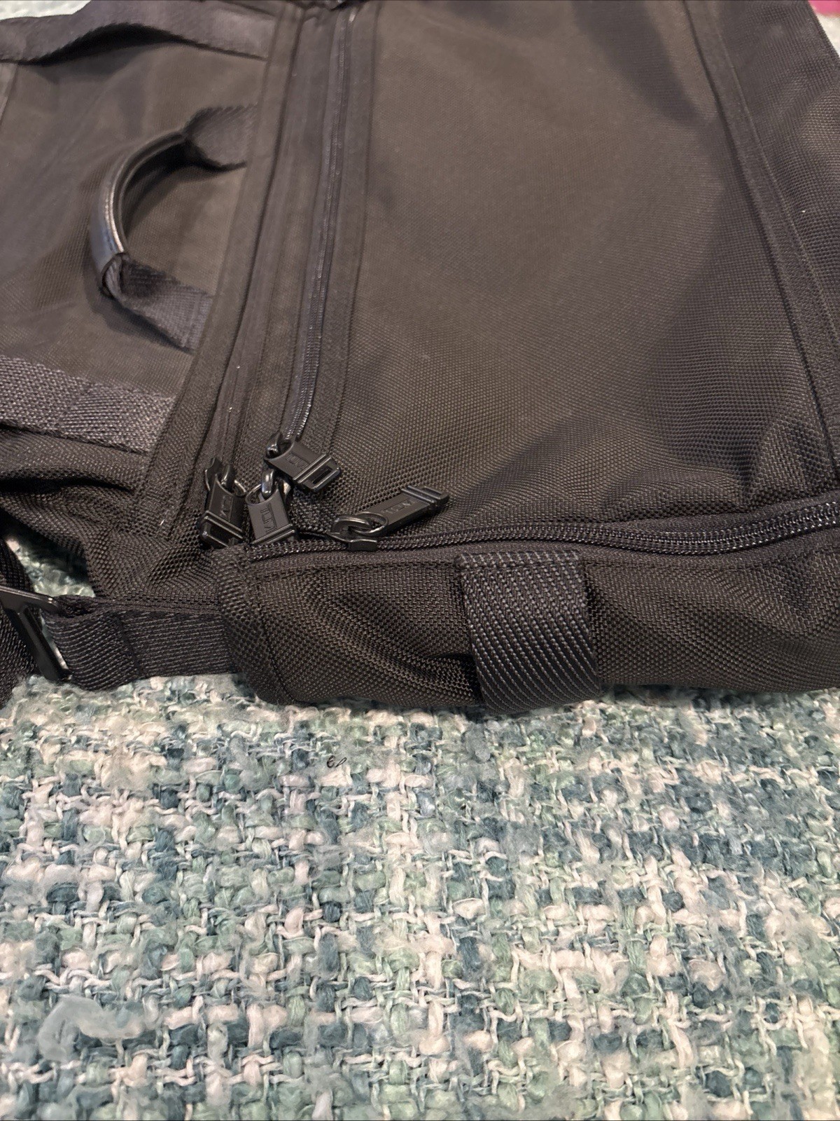 Tumi Alpha Bravo Fallon Messenger Bag Black Nylon Leather Trim Shoulder Strap
