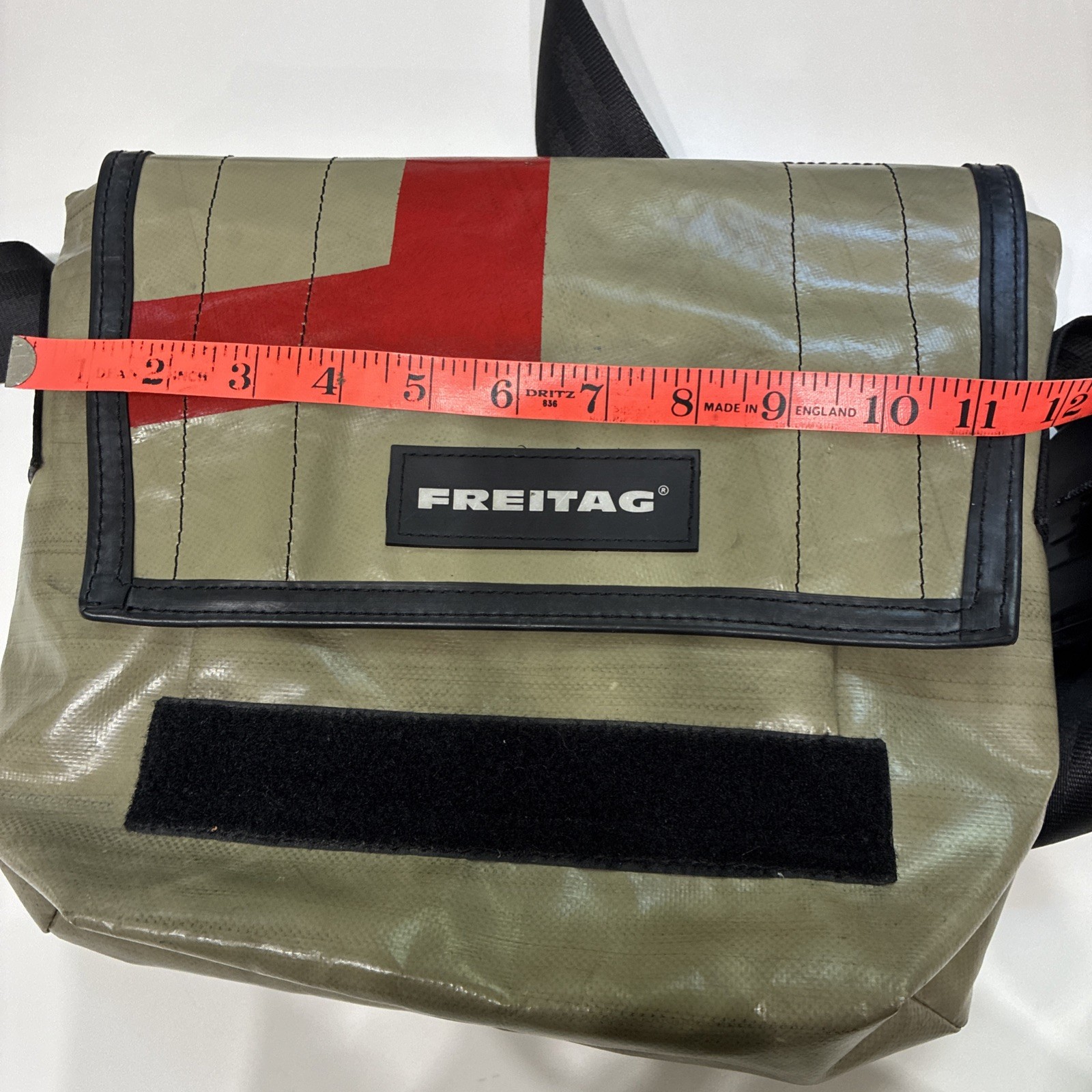 FREITAG Messenger Man Bag Beige G5.1 Greige Red Adjustable Strap Dragnet 12 x 10