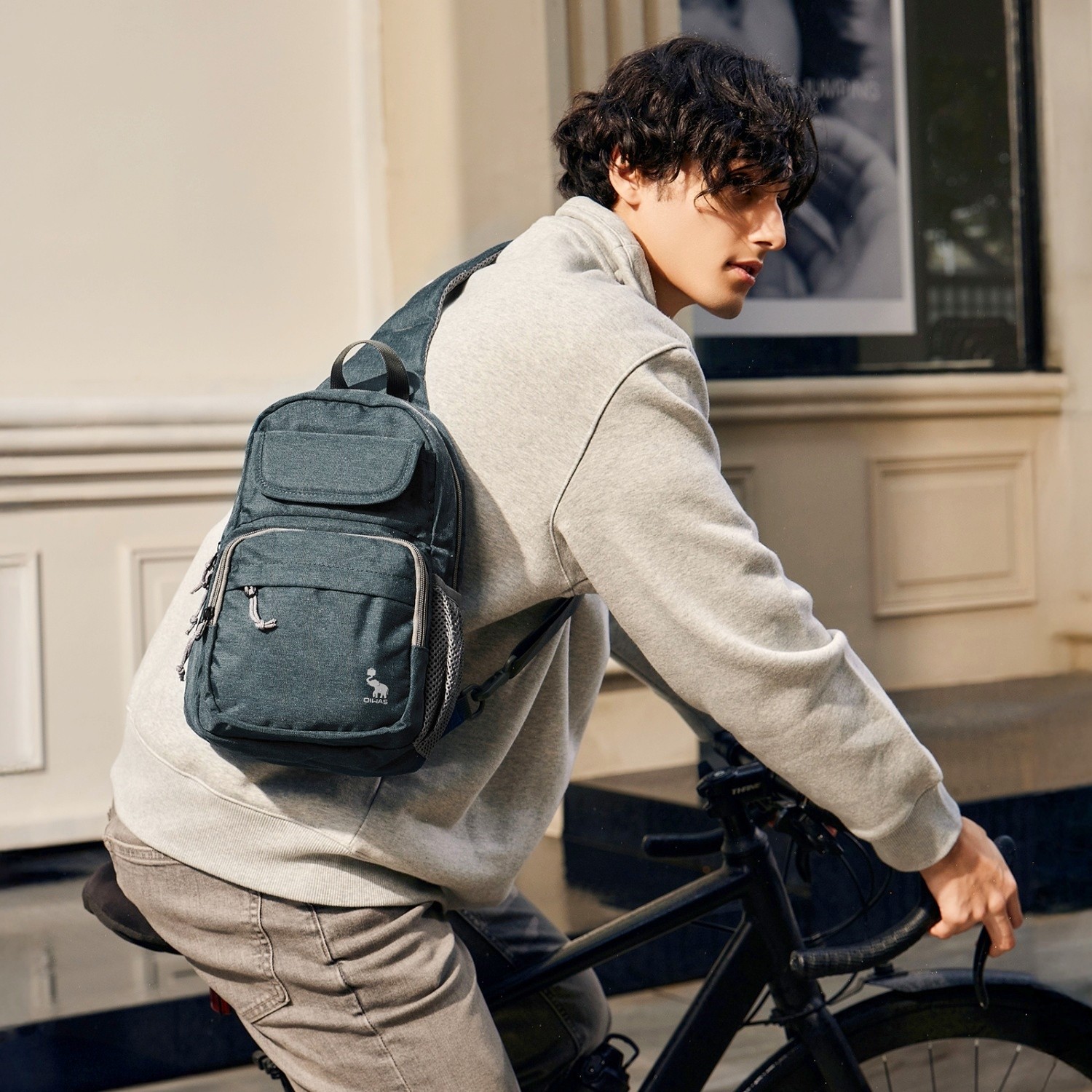OIWAS Men Wowen Sling Bag Shoulder Crossbody Backpack Travel Chest Fanny Pack