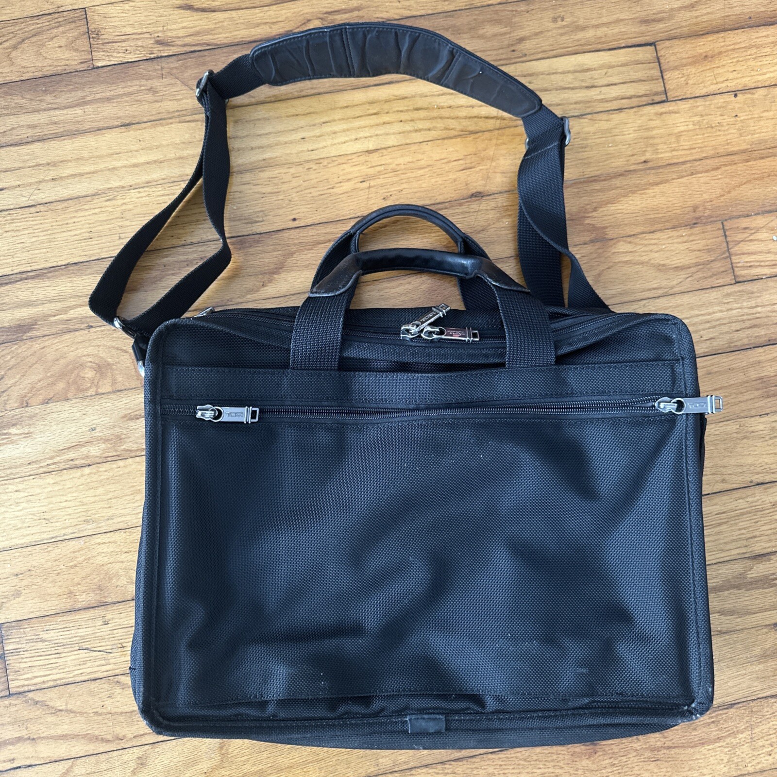 Tumi 26141D4 Alpha Black Ballistic Nylon Expandable Laptop Briefcase Bag TSA