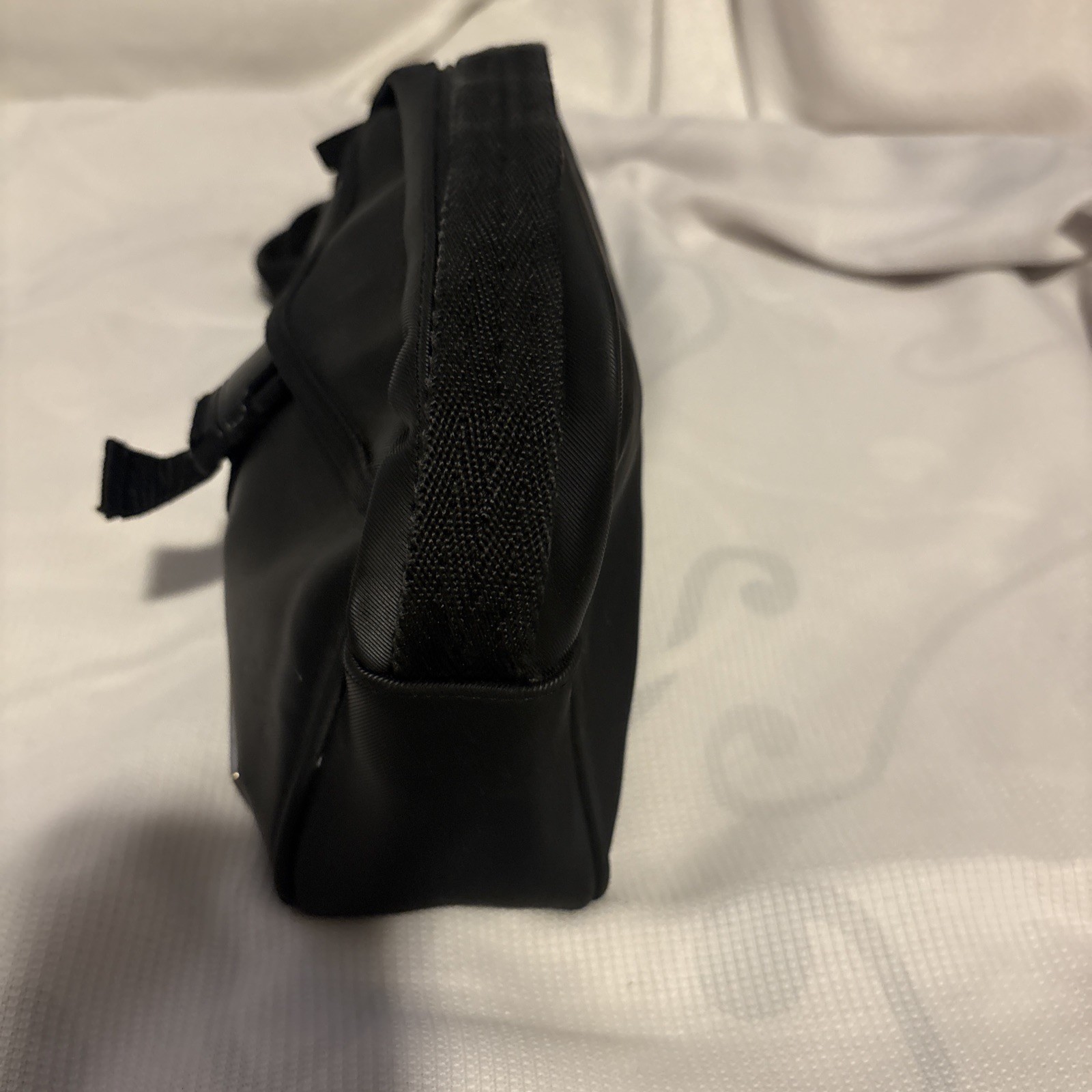 Vintage-Tommy Hilfiger Unisex Medium Black Crossbody Bag Adjustable.