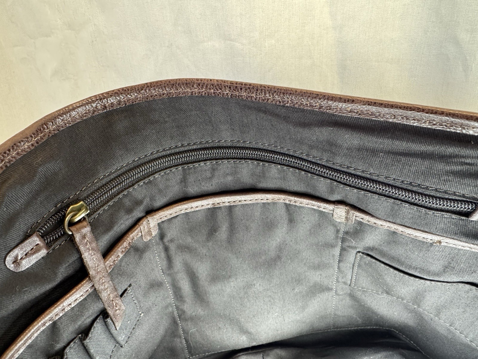 Fossil Estate Brown Leather Messenger/Shoulder/Laptop Bag – EXCELLENT CONDITION!