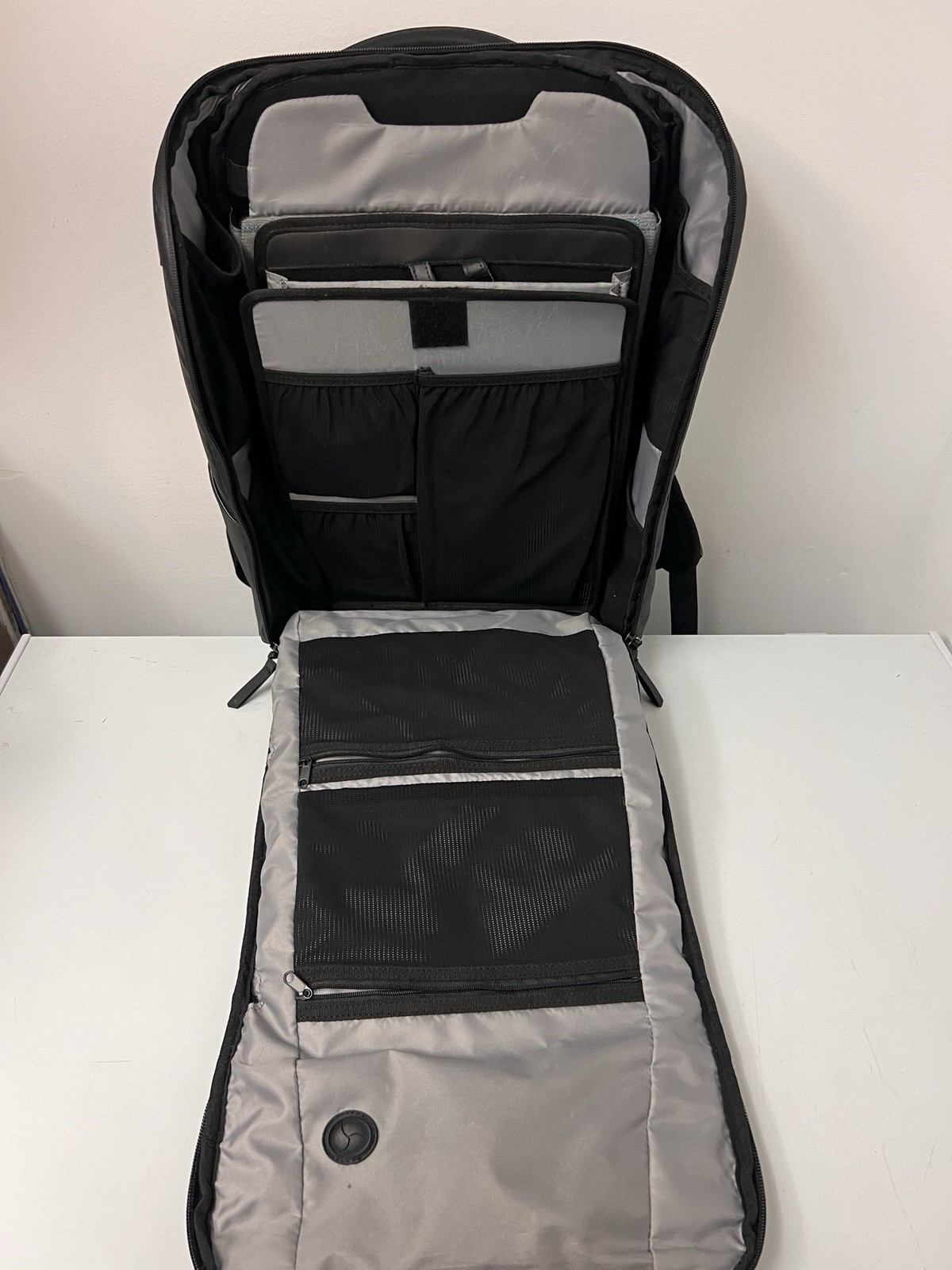 Nomatic Travel Pack Backpack 20L Tech Techie Carry-On Black Back Pack