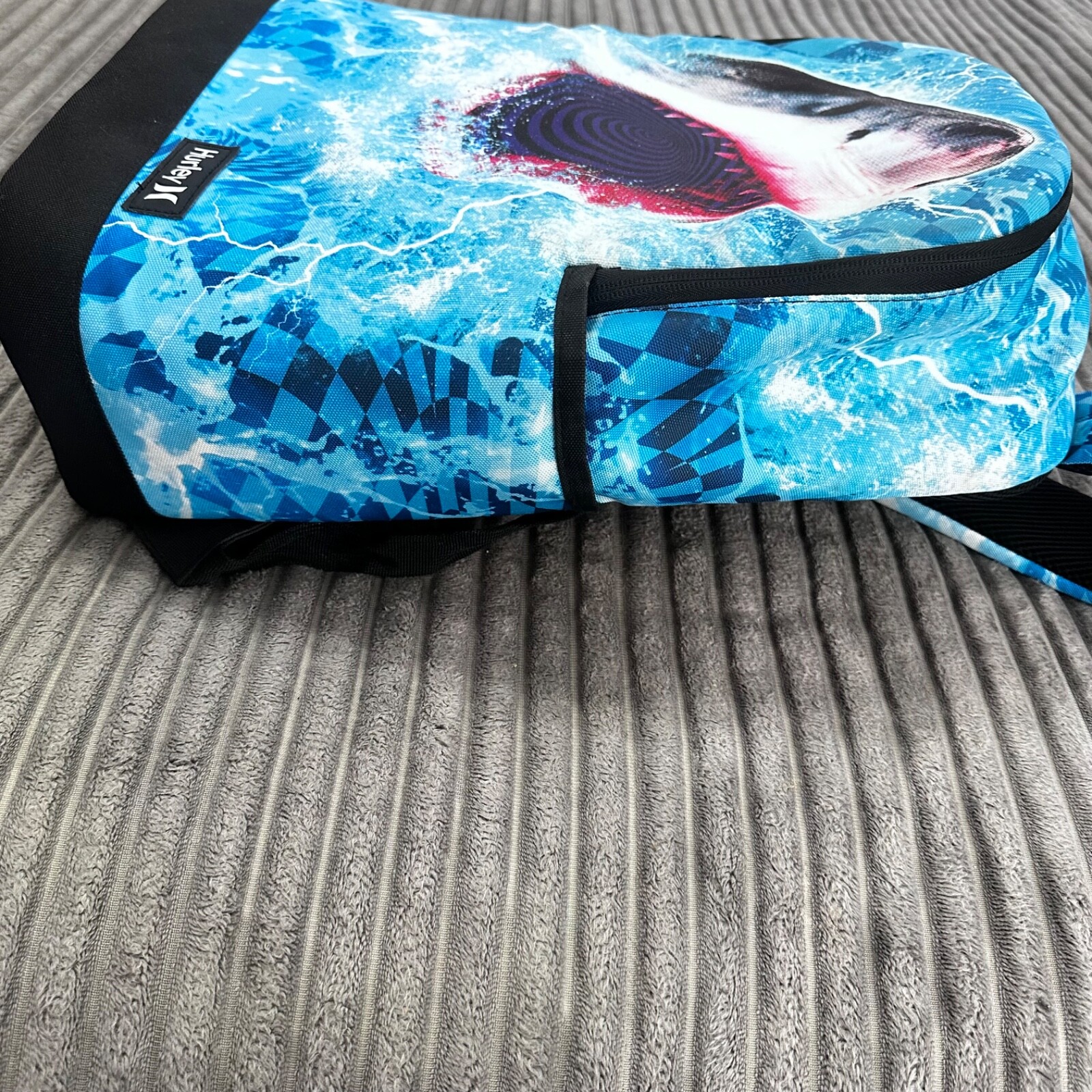 Hurley Backpack Shark Graphic 18″ Blue Black Carryall Bottle Pocket Book Bag