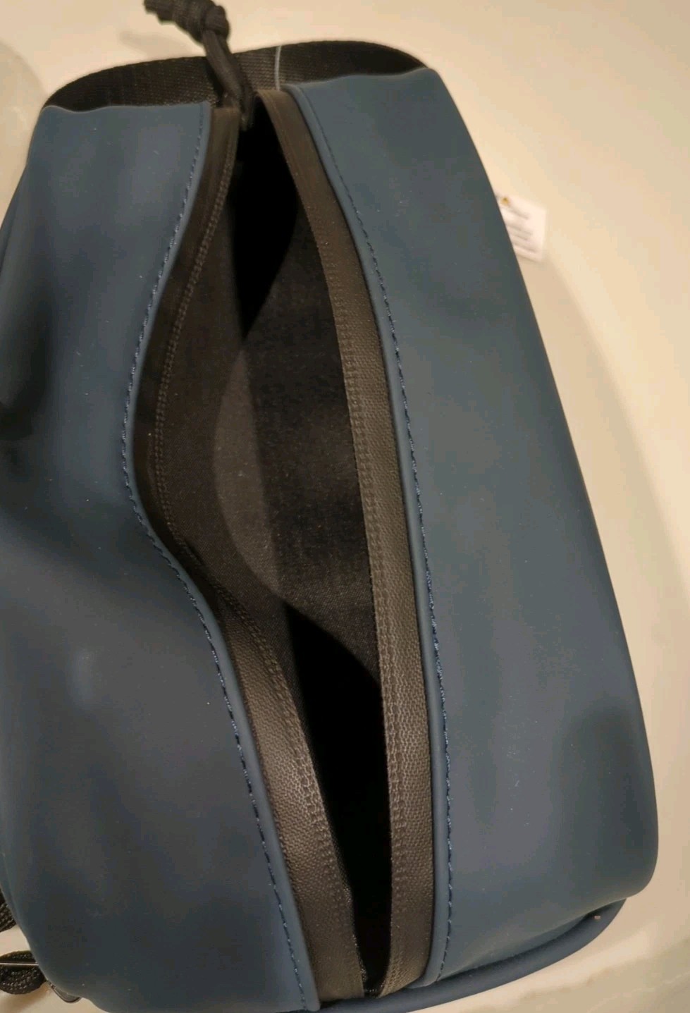Duchamp London Rubberized Toiletry & Tech Bag w Two Zip Compartments 10x5x5″ NWT