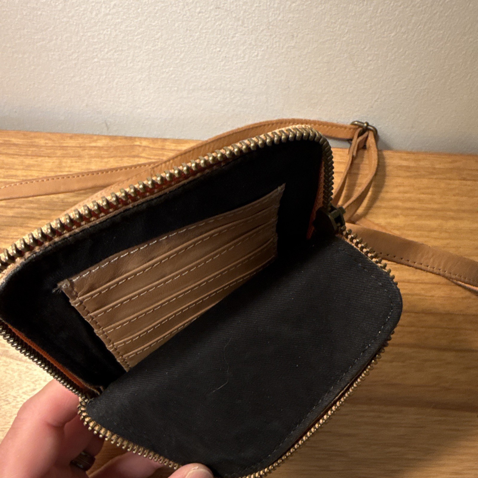 Harbour 2nd Brown Crossbody Bag Zip Closure Credit Card Nautical Unisex