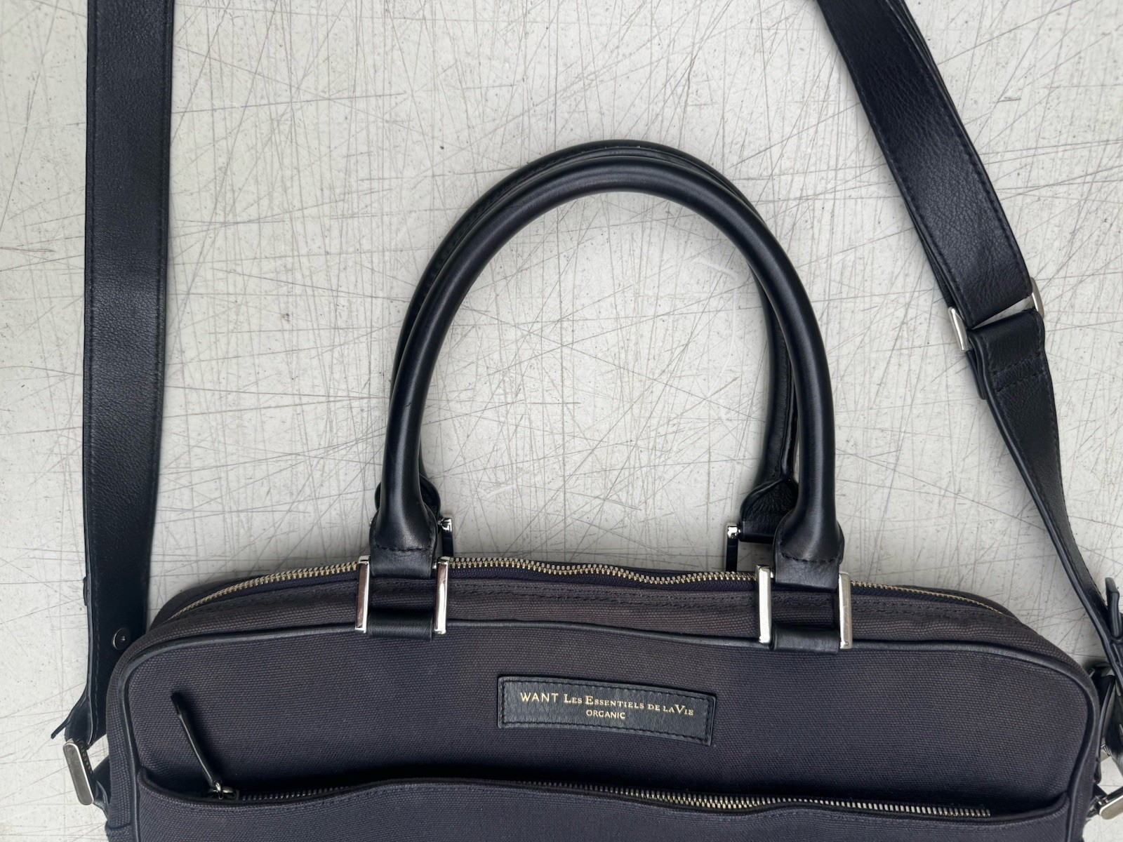 WANT Les Essentiels De La Vie Organic Heathrow Commuter Messenger Bag Black used
