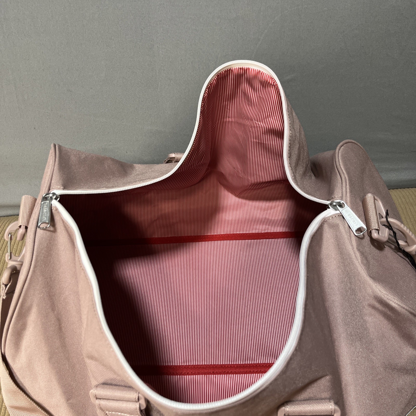 Herschel Supply Co. Novel Duffle Bag Ash Rose Travel Bag 11.75 x 20.5 x 10