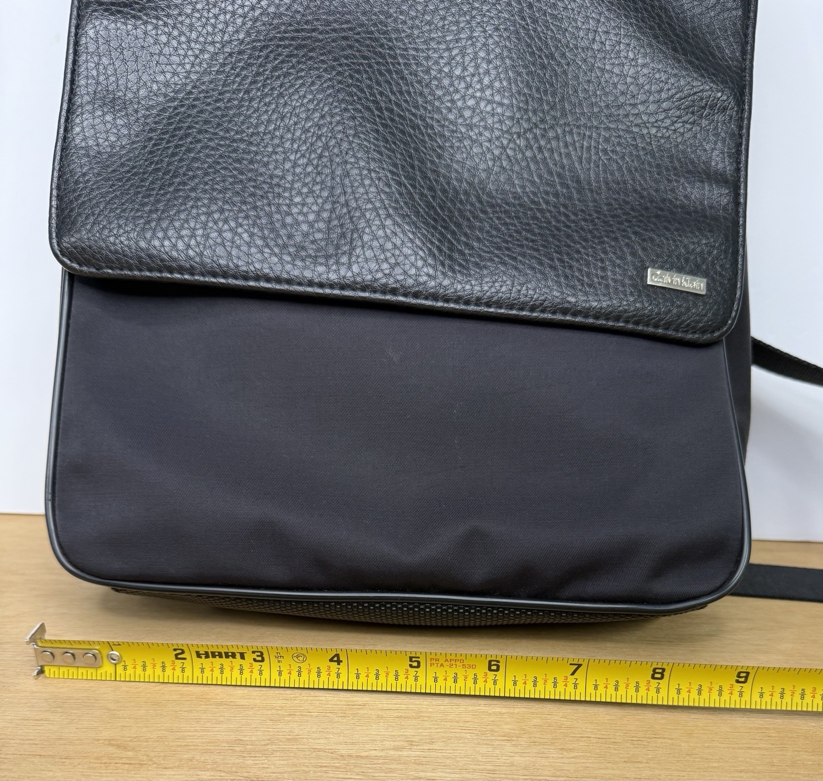 Calvin Klein Black Messenger Bag Adjustable Strap Inner Pockets Unisex