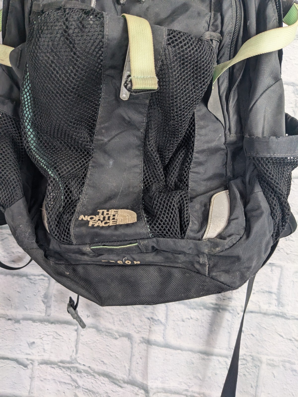 The North Face Recon Backpack Hiking Camping Storage Laptop Holder Book Bag S10