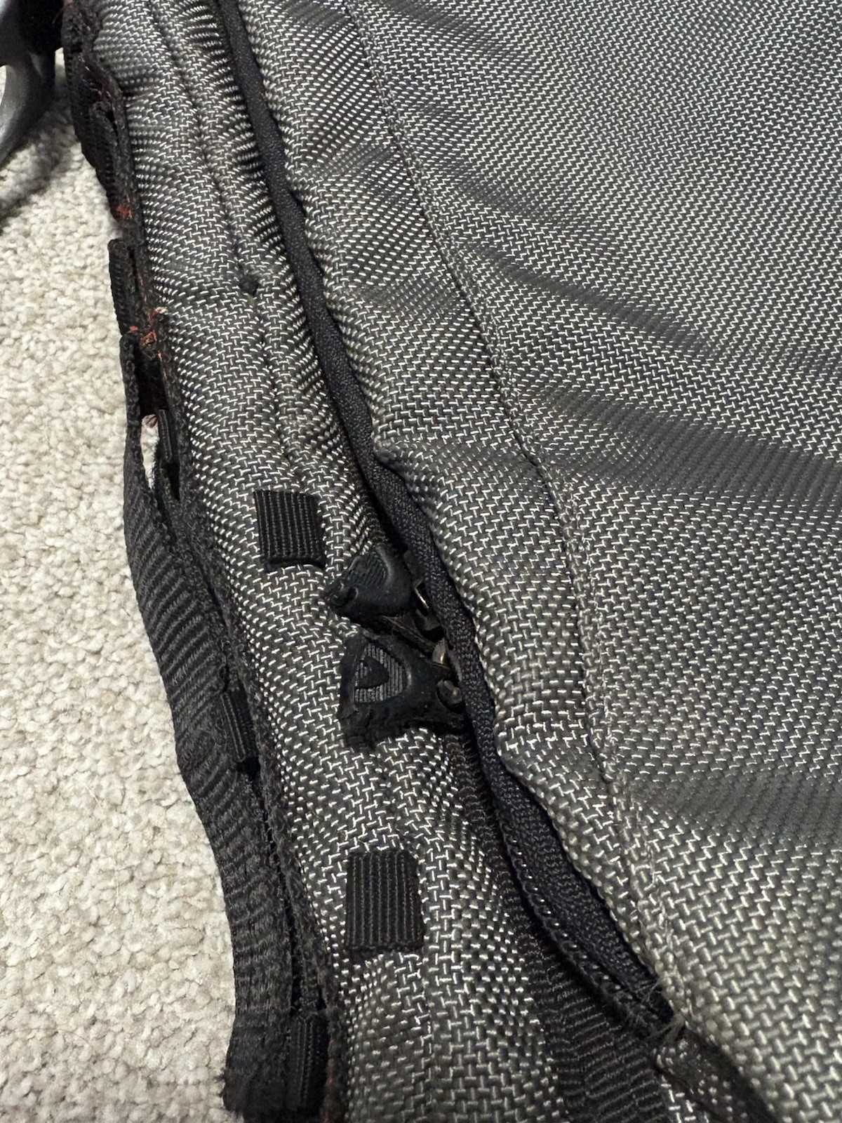 Oakley Tactical Field Gear Vertical Messenger Day Pack Laptop Bag Vtg *Read*