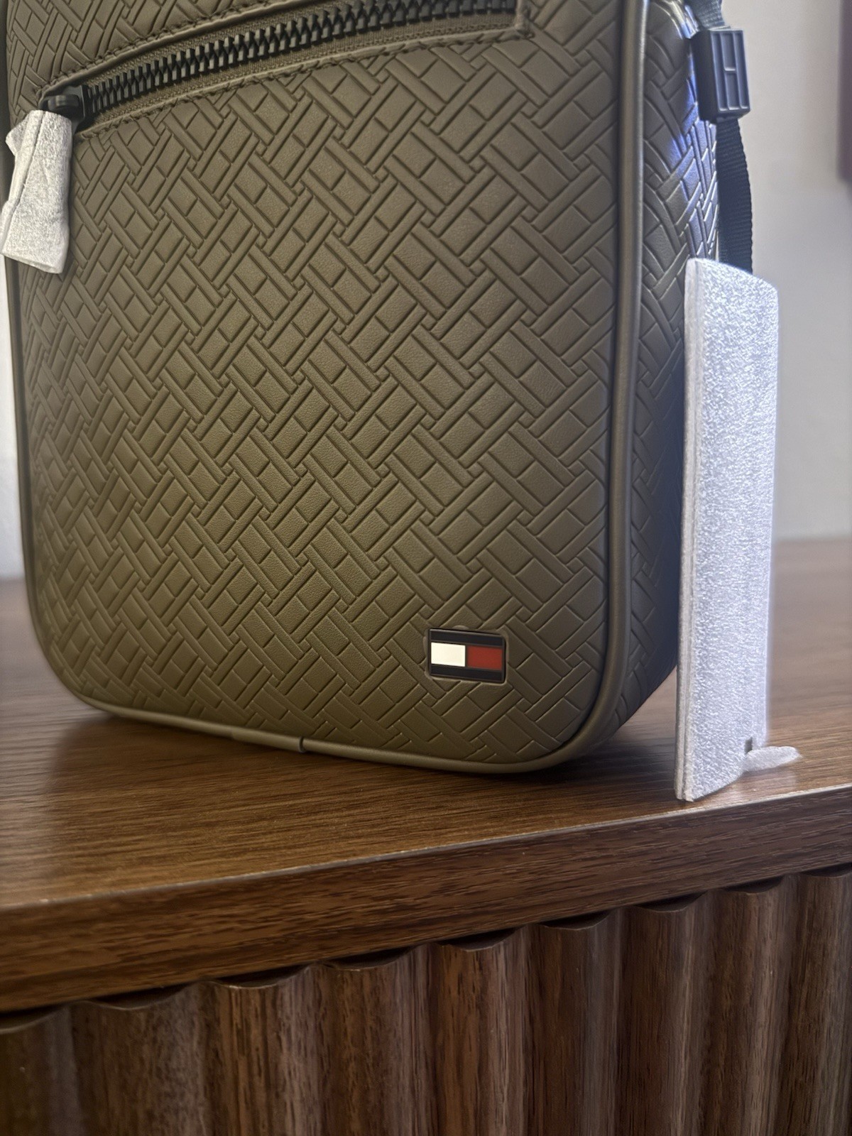 Tommy Hilfiger Men’s Green Embossed Flag Mini Reporter Bag