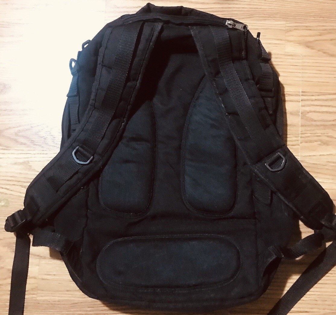 Vintage 90’s STARTER Black & Red Backpack Day Sack L Divided Padded Straps