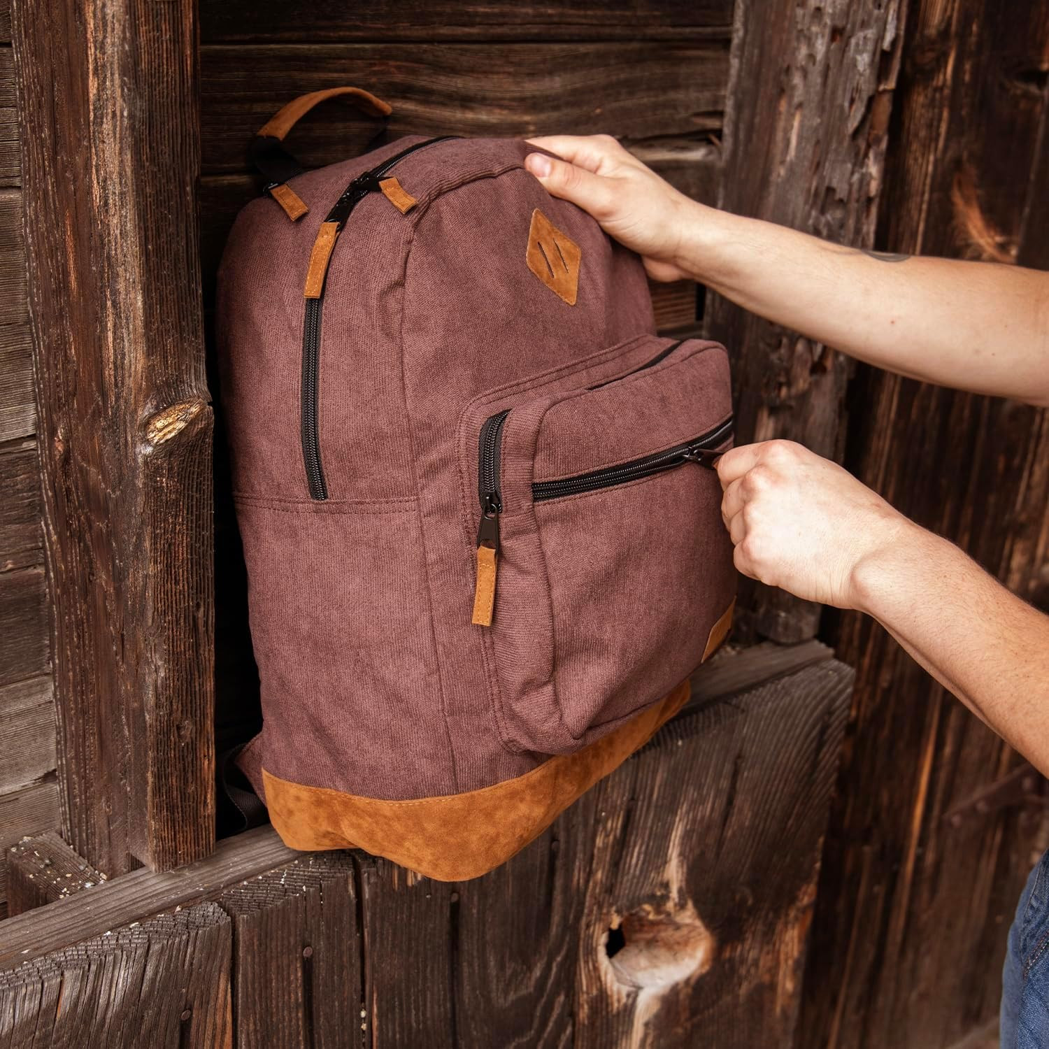 Yellowstone Sturdy Backpack for Travel Classic Logo Water Resistant Casual Daypa