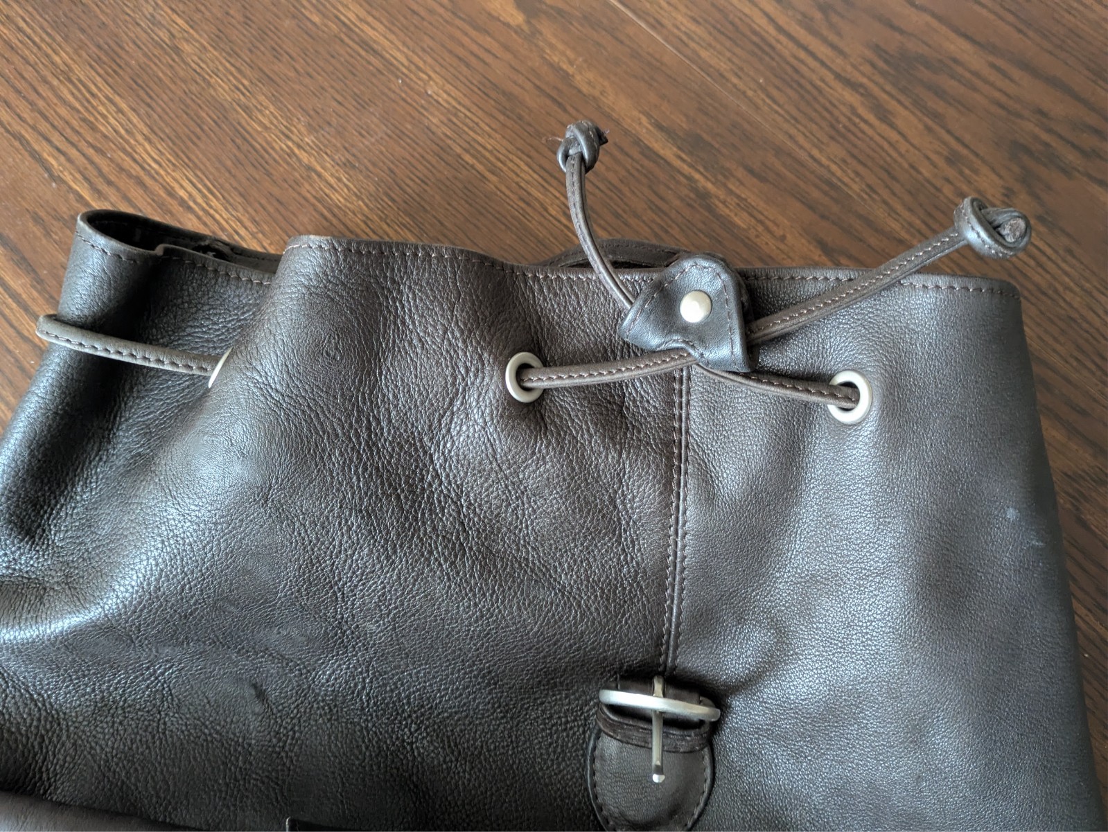 London Fog Leather Backpack Brown Drawstring Flap Buckle Pockets Travel Bag EU