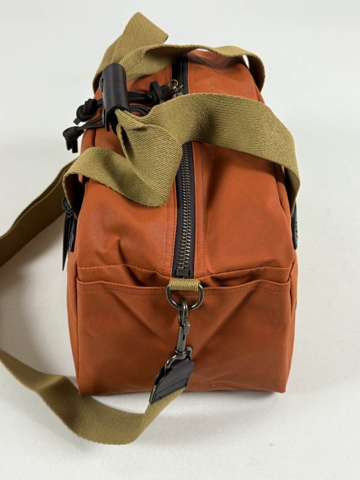 FILSON SMALL TIN CLOTH DUFFLE BAG RUST OS NWT