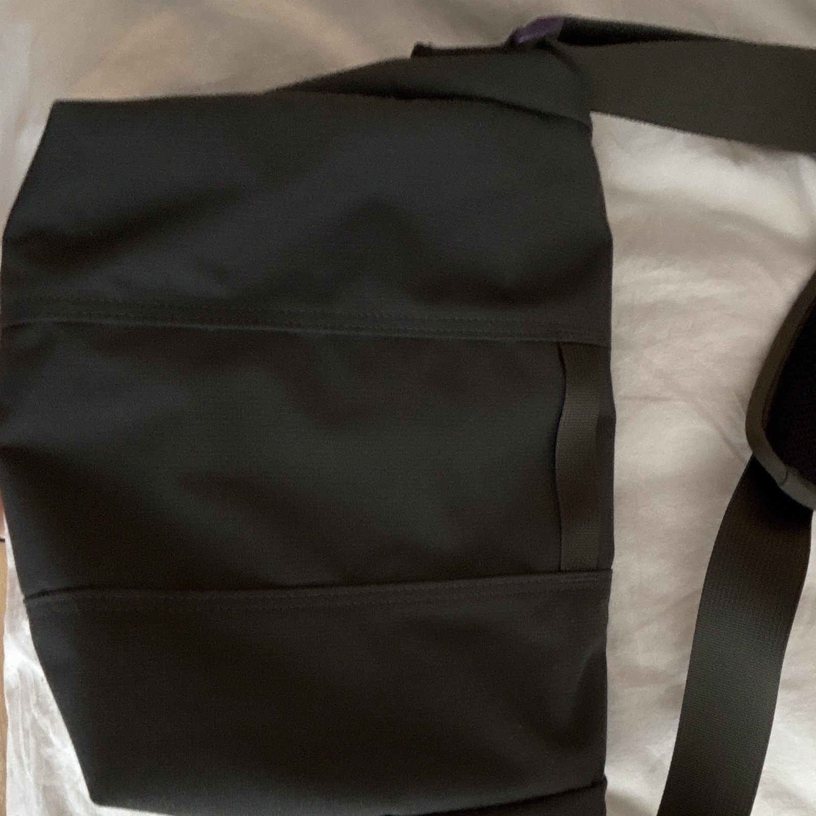 Timbuk2 Messenger Bag Black w/ Purple Lining, Adjustable Strap, Buckle Zip