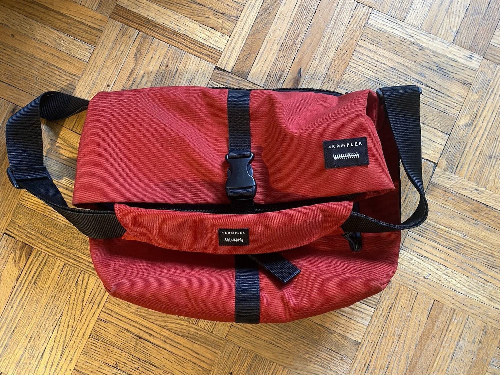 Crumpler Flock of Horror – Apple Colab for iPaD