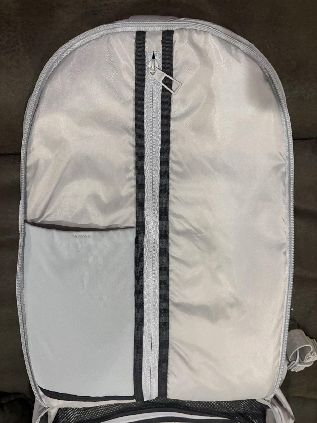 Adidas 4NWNL Backpack Bag 20.5 L Halo Silver w/ inner Laptop Sleeve