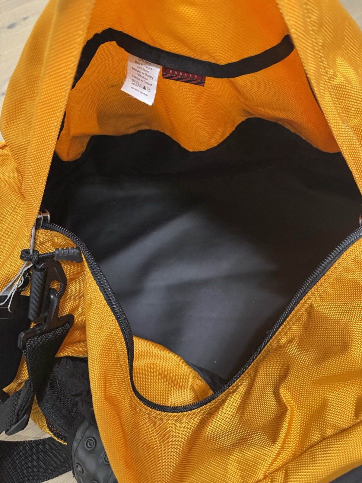 Oakley Icon 2.0 Software Grey Canvas Leather Handle Large Duffle Bag Y2K