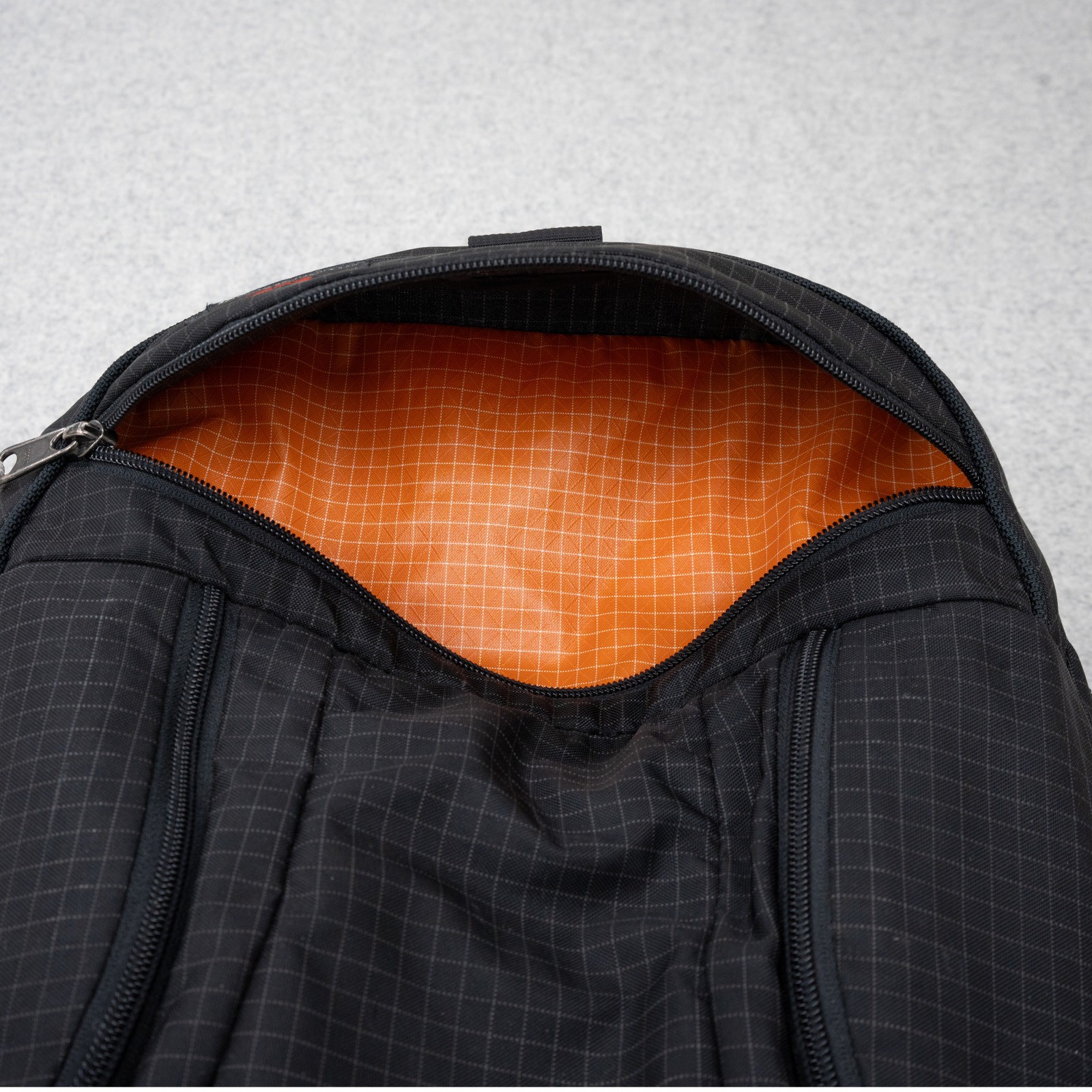 TOM BIHN Synik 22 Retired Black Halcyon/Zest Halcyon Very Good Clean