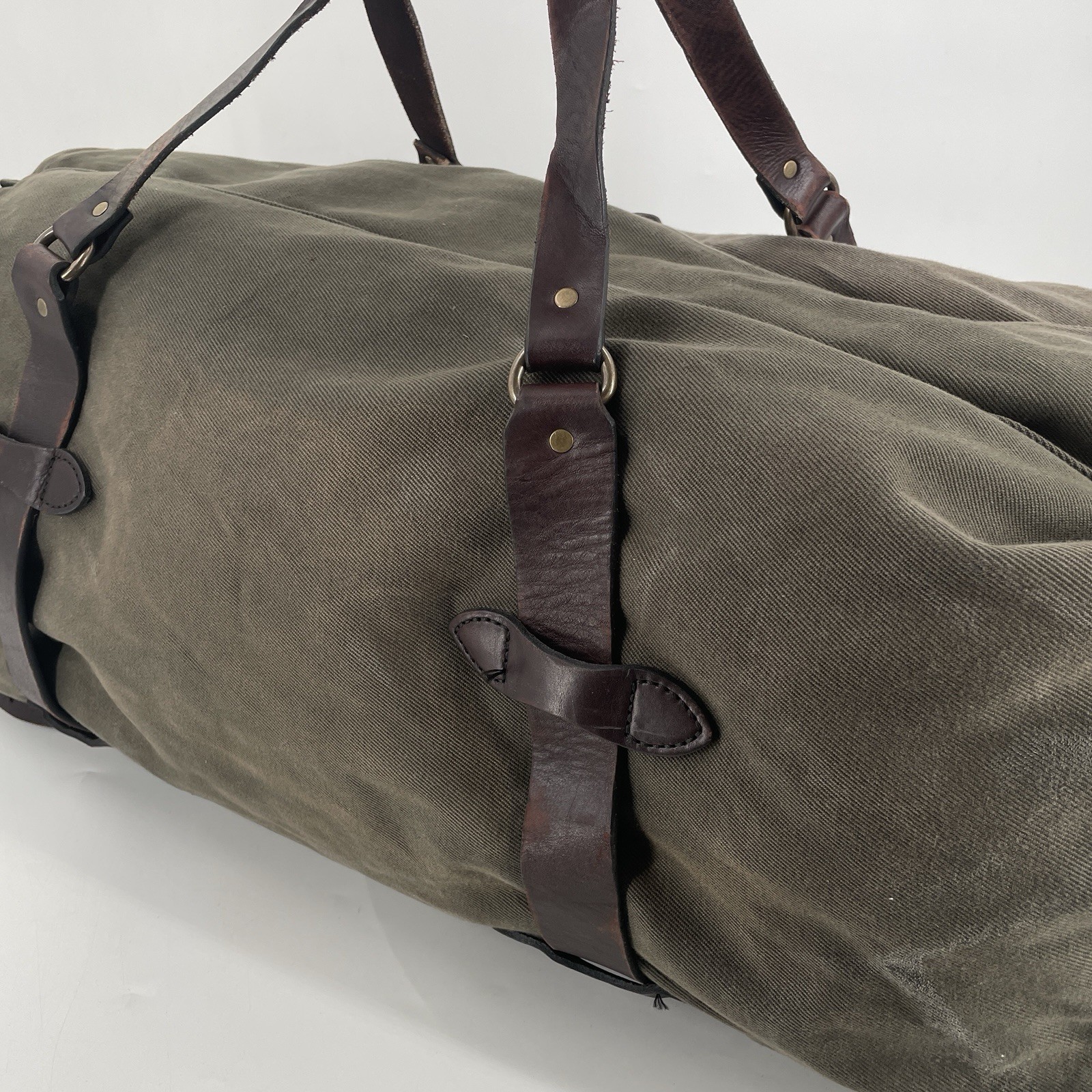 Filson Rugged Twill Duffle Bag in Otter Green – Old Size 25” – Bridle Leather