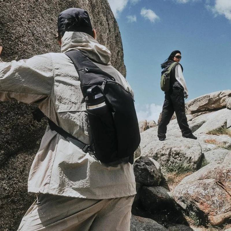 7.5L Right Shoulder Chest Bag Single Shoulder water Bottle pocket Sling Backpack