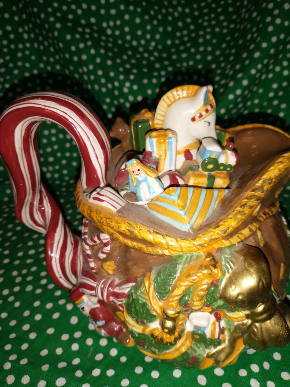VINTAGE PORTFOLIO BRAND TEA POT. VERY UNIIQUE DESIGN. LARGE TWISTED CANDY CANE