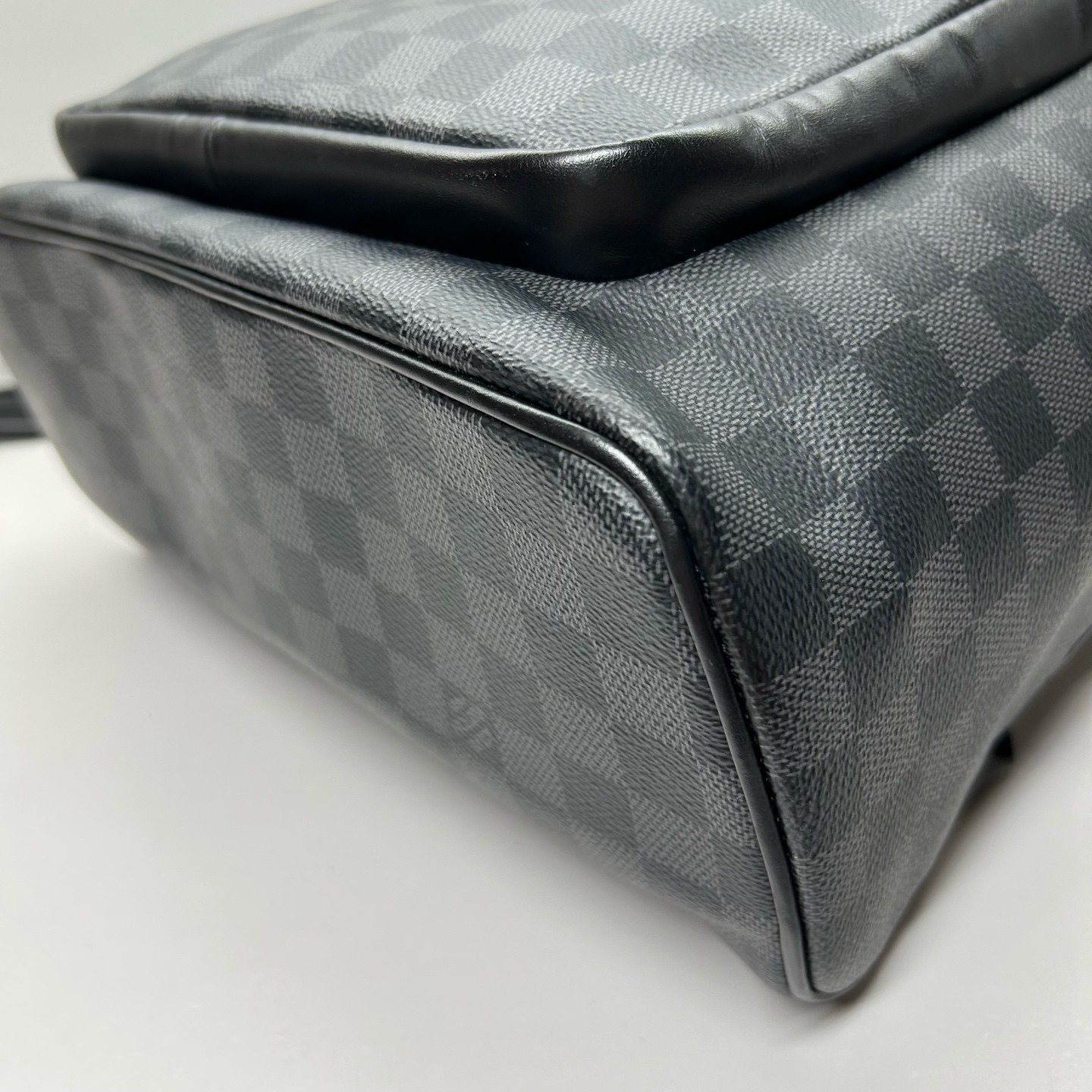 Louis Vuitton Pre-Owned Authentic Josh Backpack Black N40365 30x40x12cm