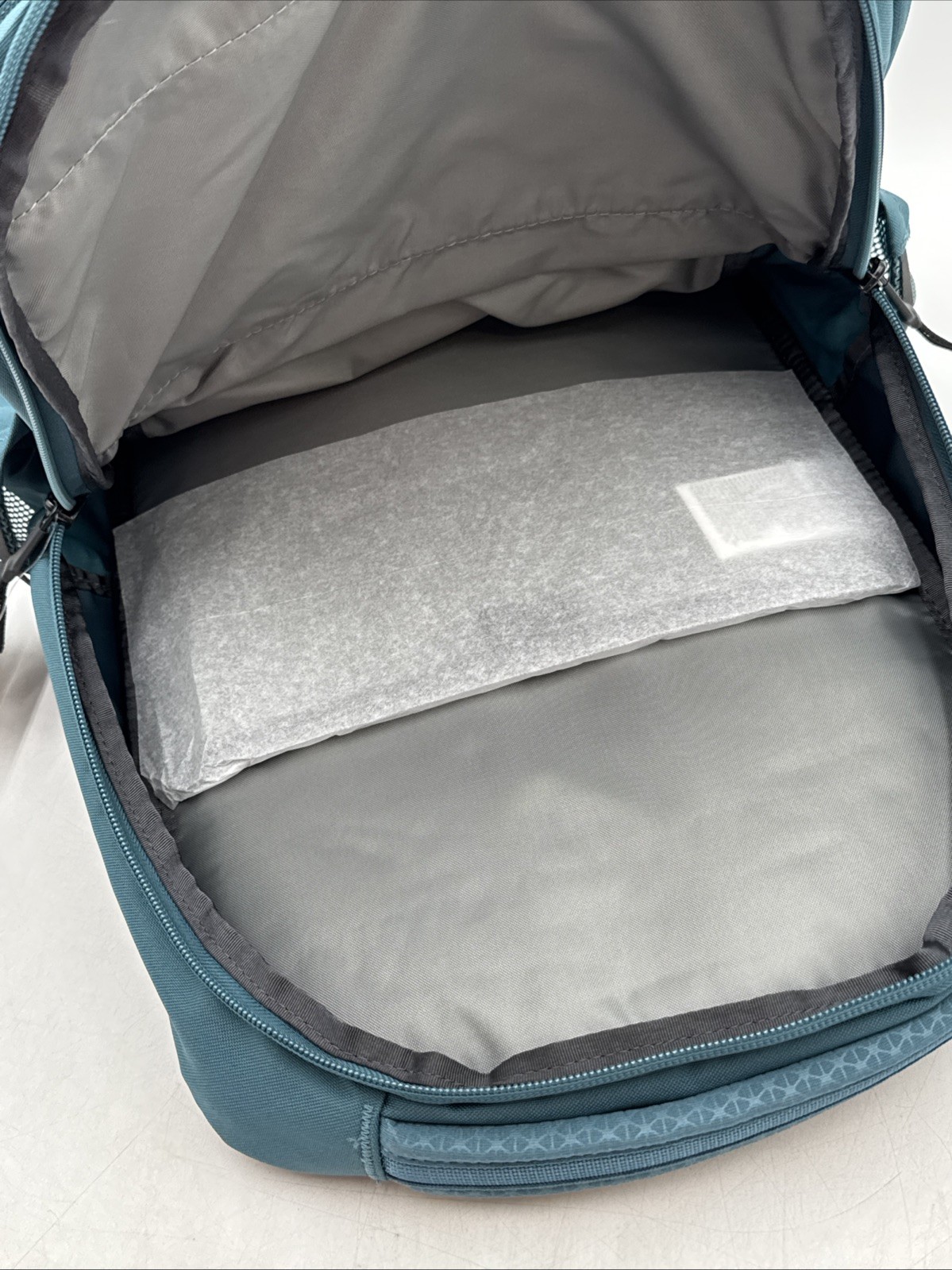 NEW The North Face Vault Backpack Deep Teal Space Black NWT