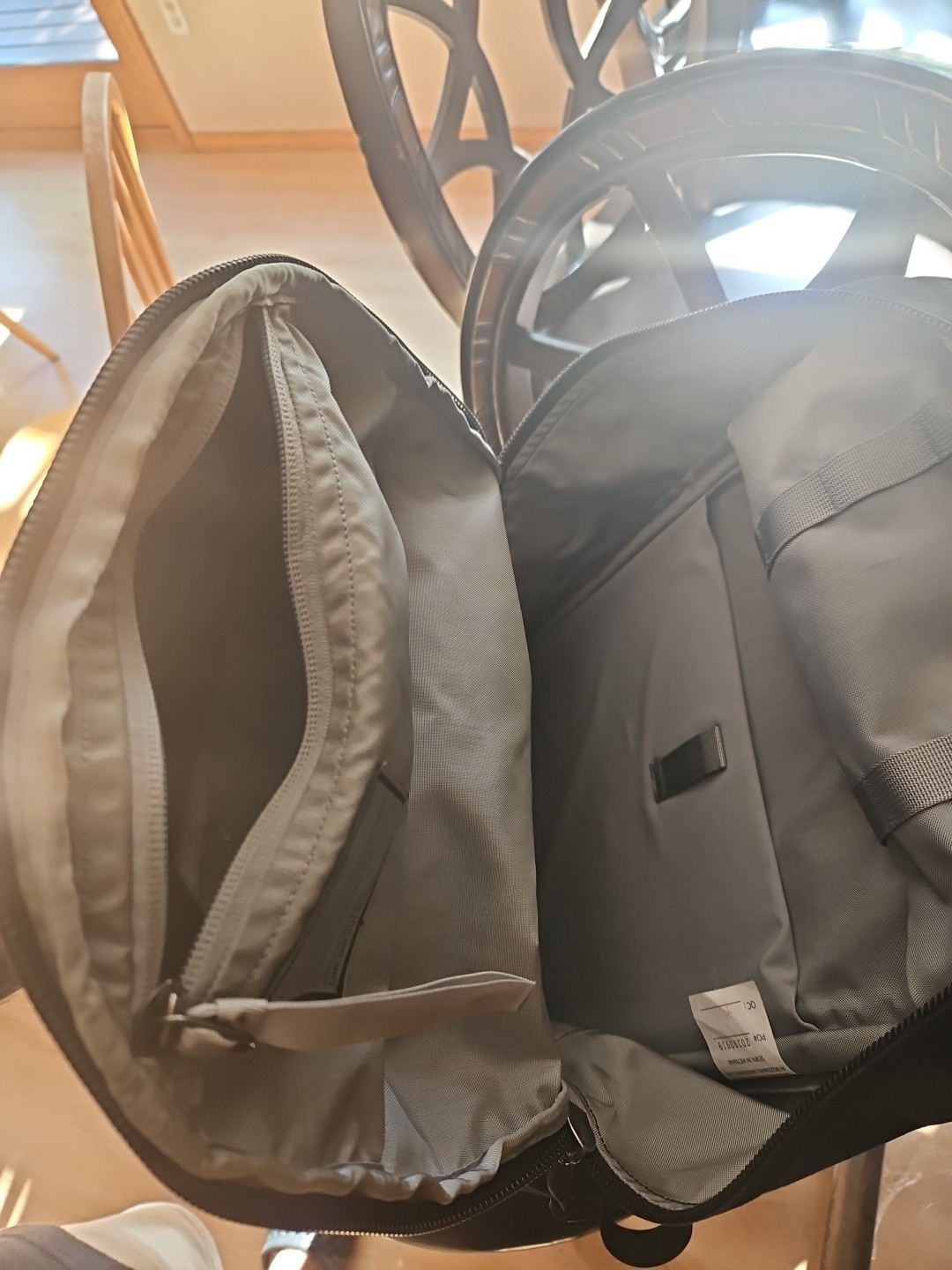 Evergoods Civic Half Zip 22L (CHZ22) – SMALL TEAR NEAR ZIPPER, SEE LAST PHOTO