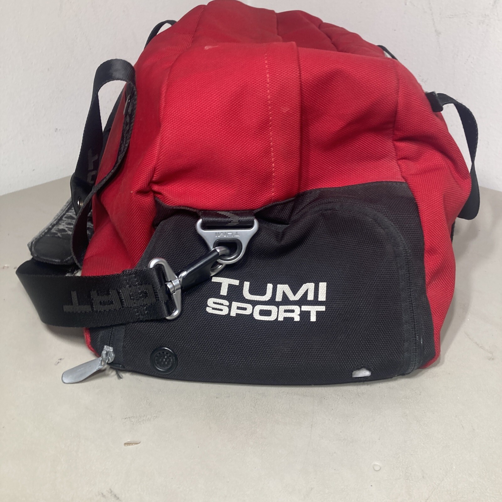 RARE! TUMI ALPHA SPORT 6645D Red Black Nylon Carry On Gym Duffle Bag READ DESCR