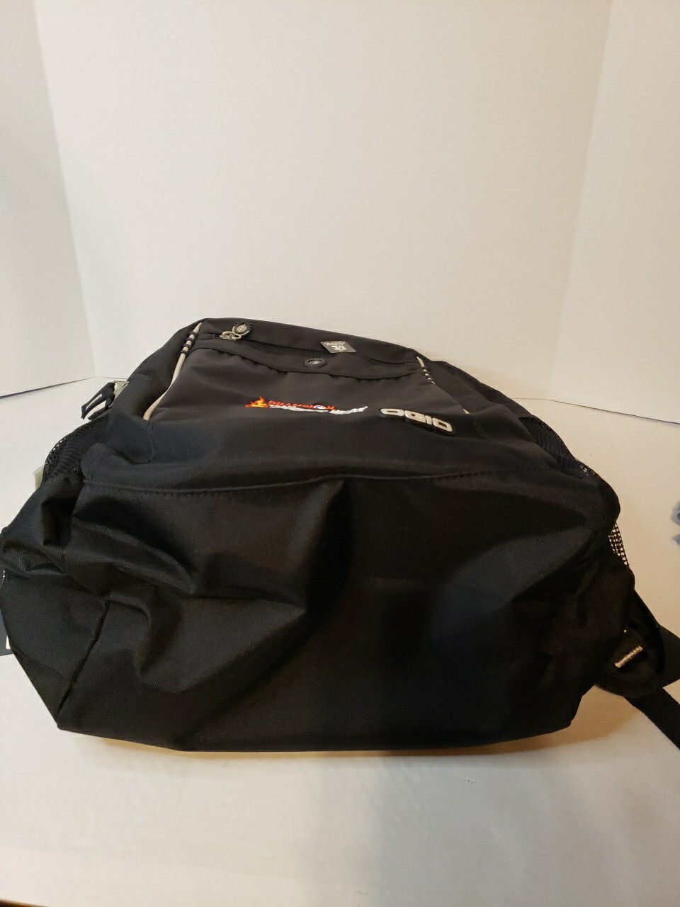 NEW OGIO Carbon Backpack with Audio Pocket Headphone Port RARE Street Heat Black
