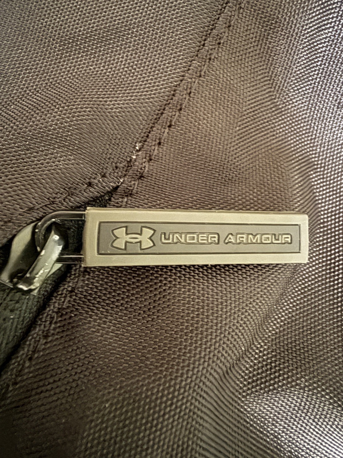 Under Armour UA Ozsee Sackpack Drawstring Gym Bag Black Gold Hex Mesh Honeycomb