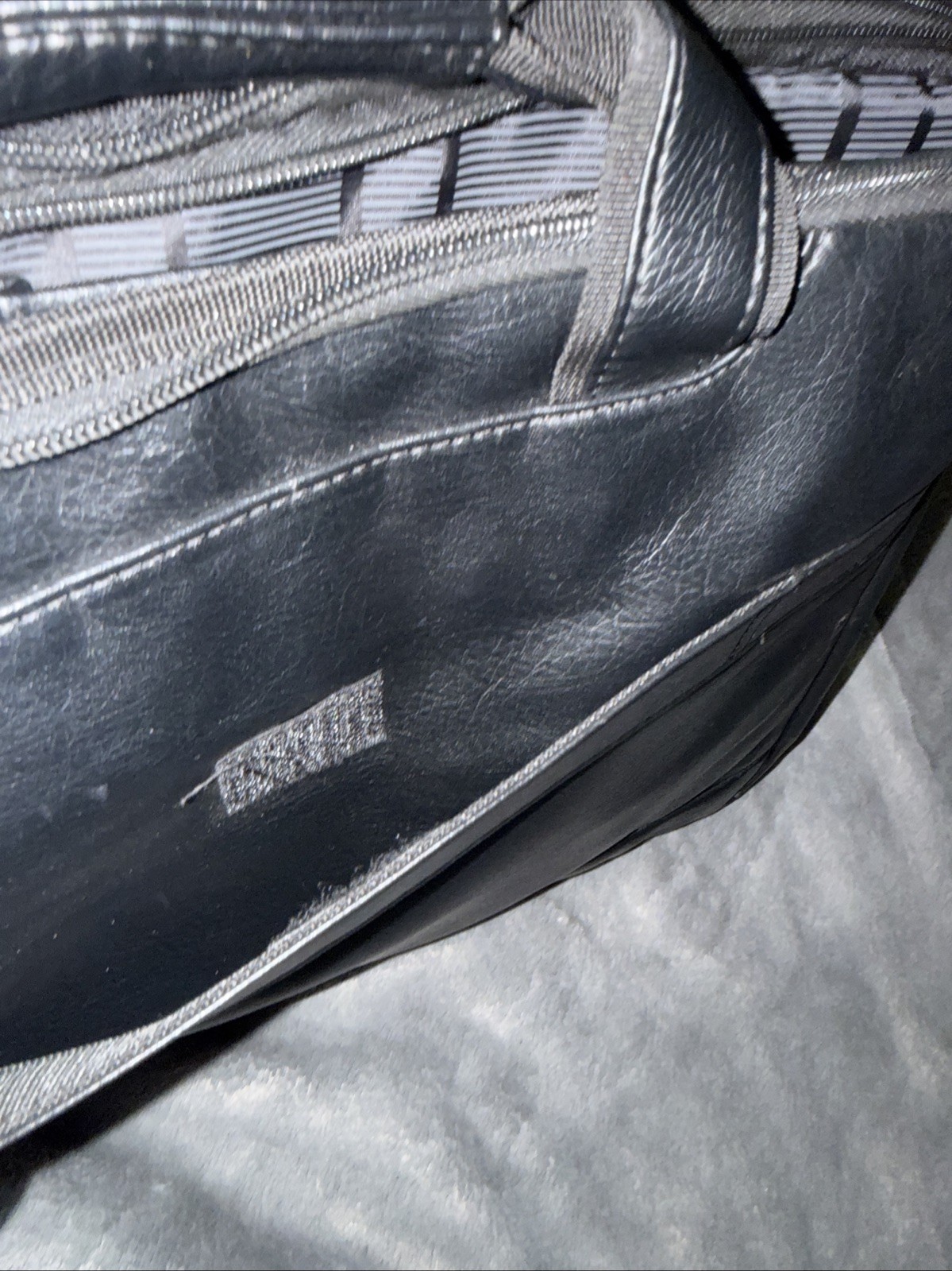 NWT Kenneth Cole R-Tech Reaction “Long Way To Go” Laptop Case