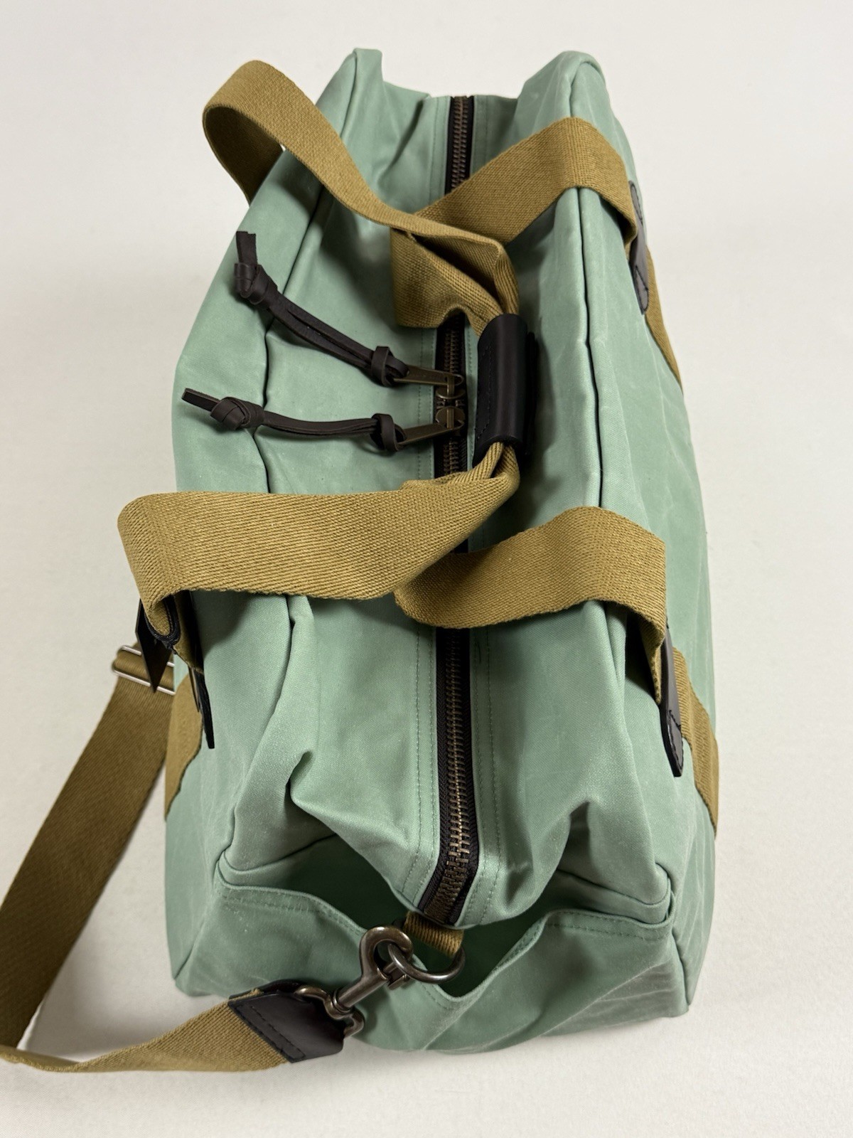 FILSON MEDIUM TIN CLOTH DUFFLE BAG GRANITE GREEN OS NWT
