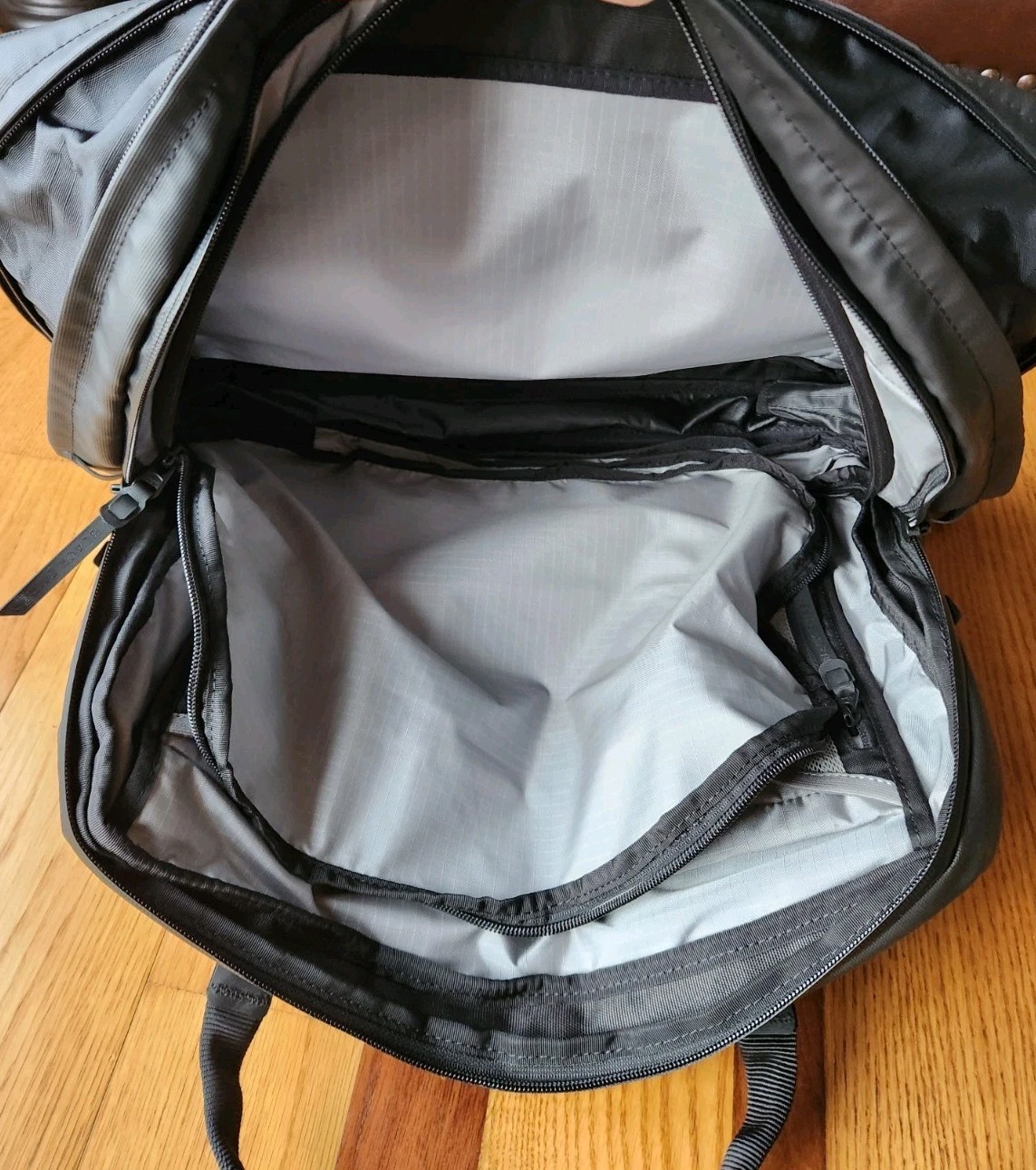 Black Ember FORGE Black Briefcase Backpack Overnight Expandable **MINT**