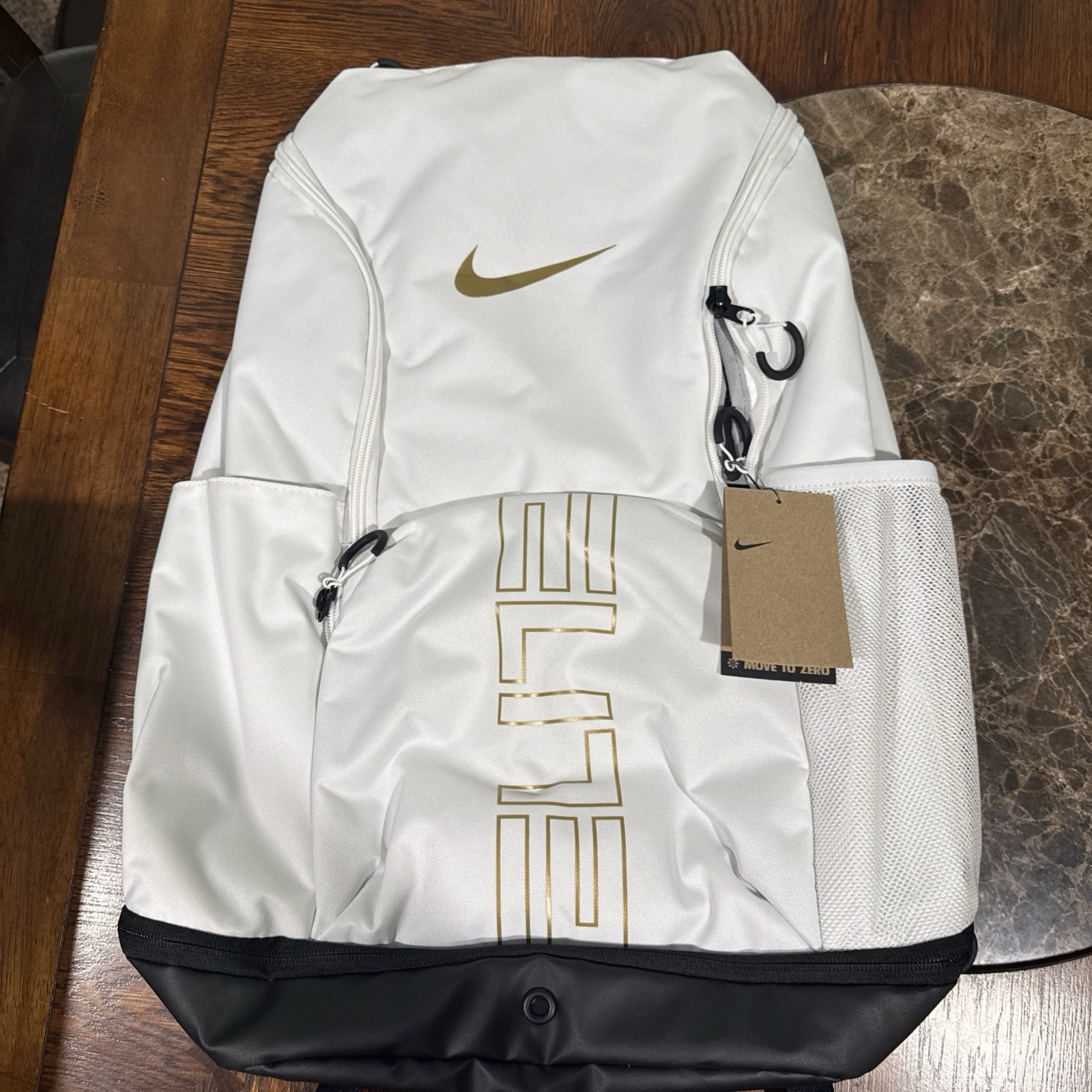 Nike Varsity Elite Backpack – White and Gold – One Size