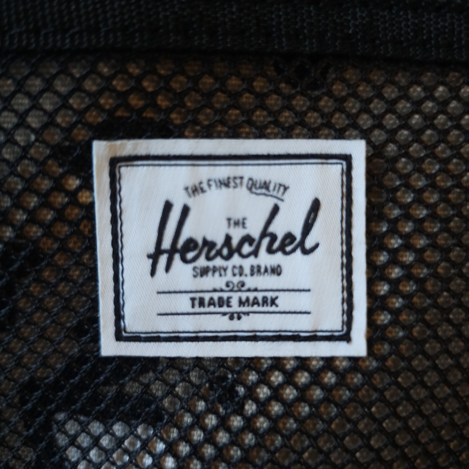 Herschel Crossbody Sling Bag Black Mesh Animal Print Travel Festival Adjustable