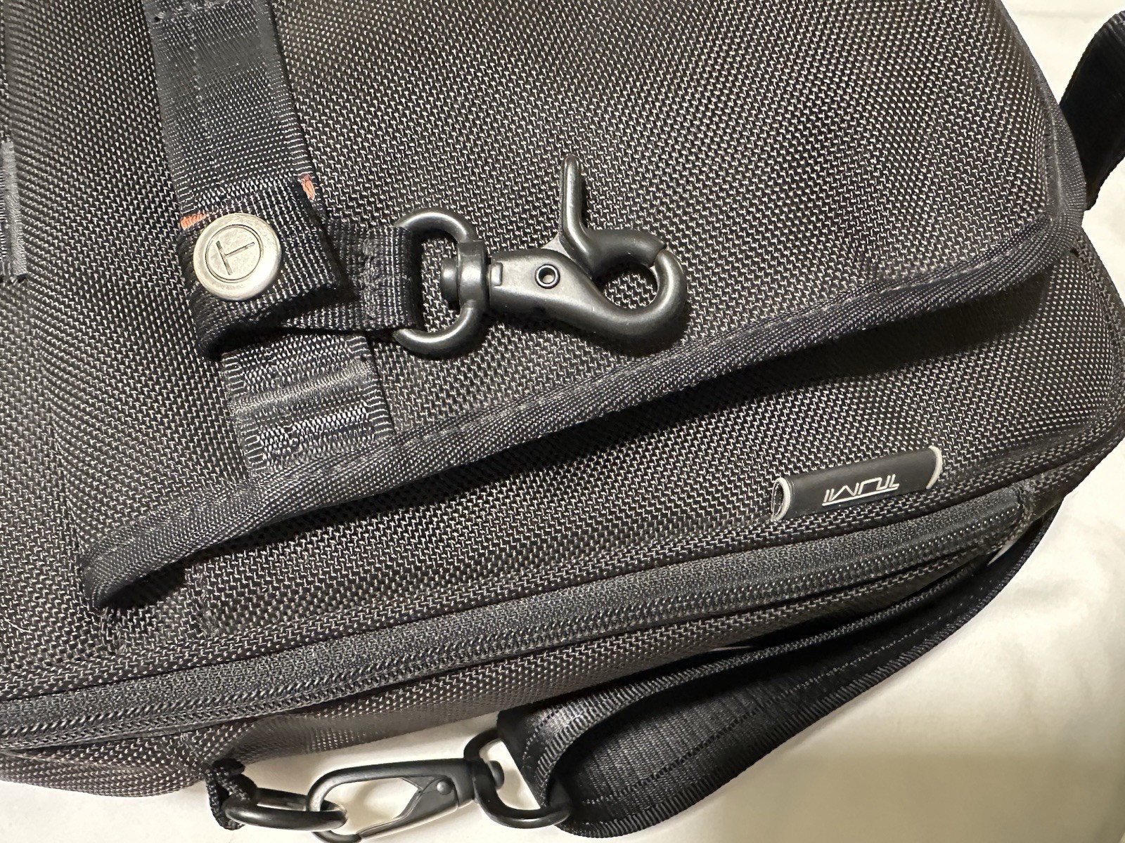 Tumi T-Tech Essential Gear Laptop / Breifcase,Messenger Bag Shoulder Strap