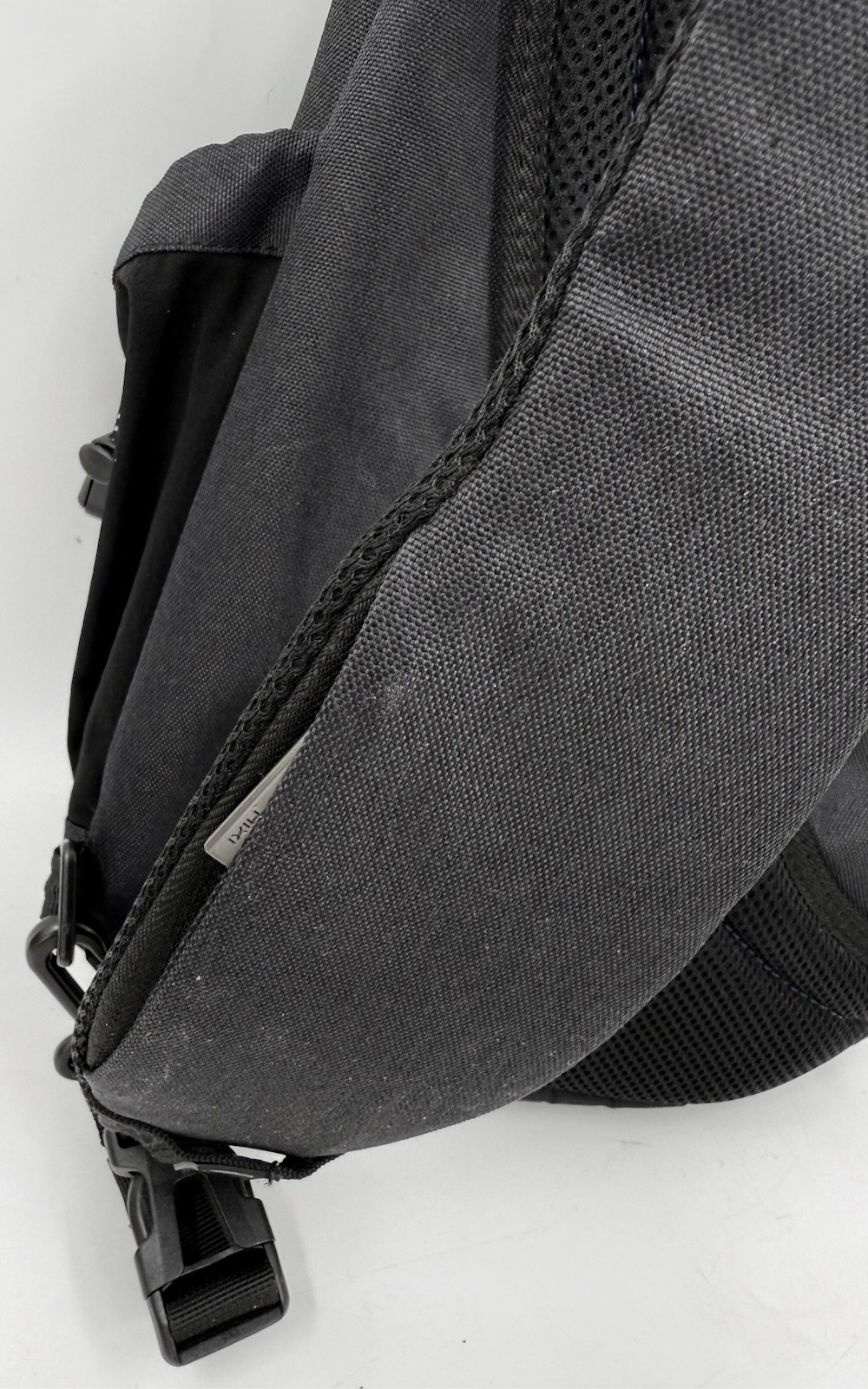 Mixi Sling Backpack with USB port Black Nylon 17 inches New Type M5225 USED 1x